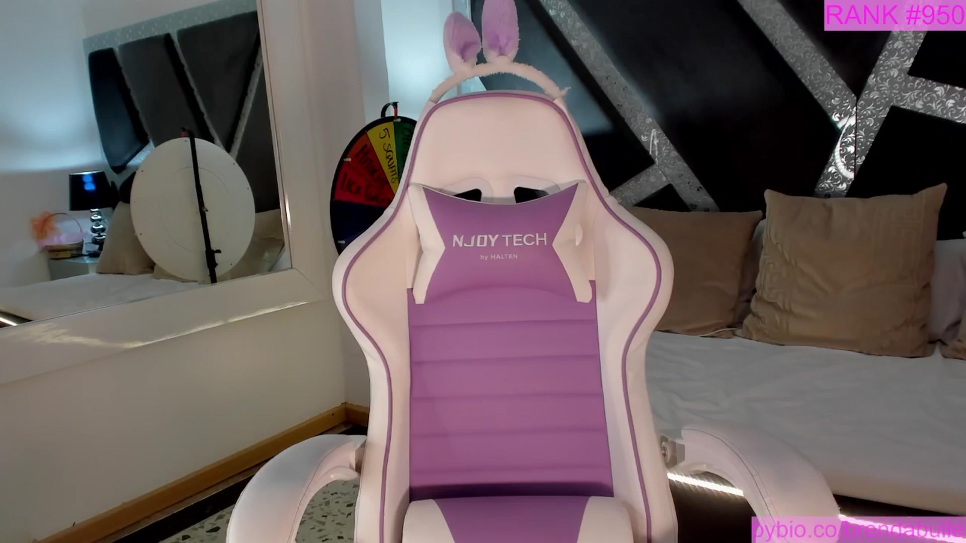 Gallery image thumbnail from BrendaBuiles's myfreecams stream on, 08/08/2025, 24:44 image 8 of 20