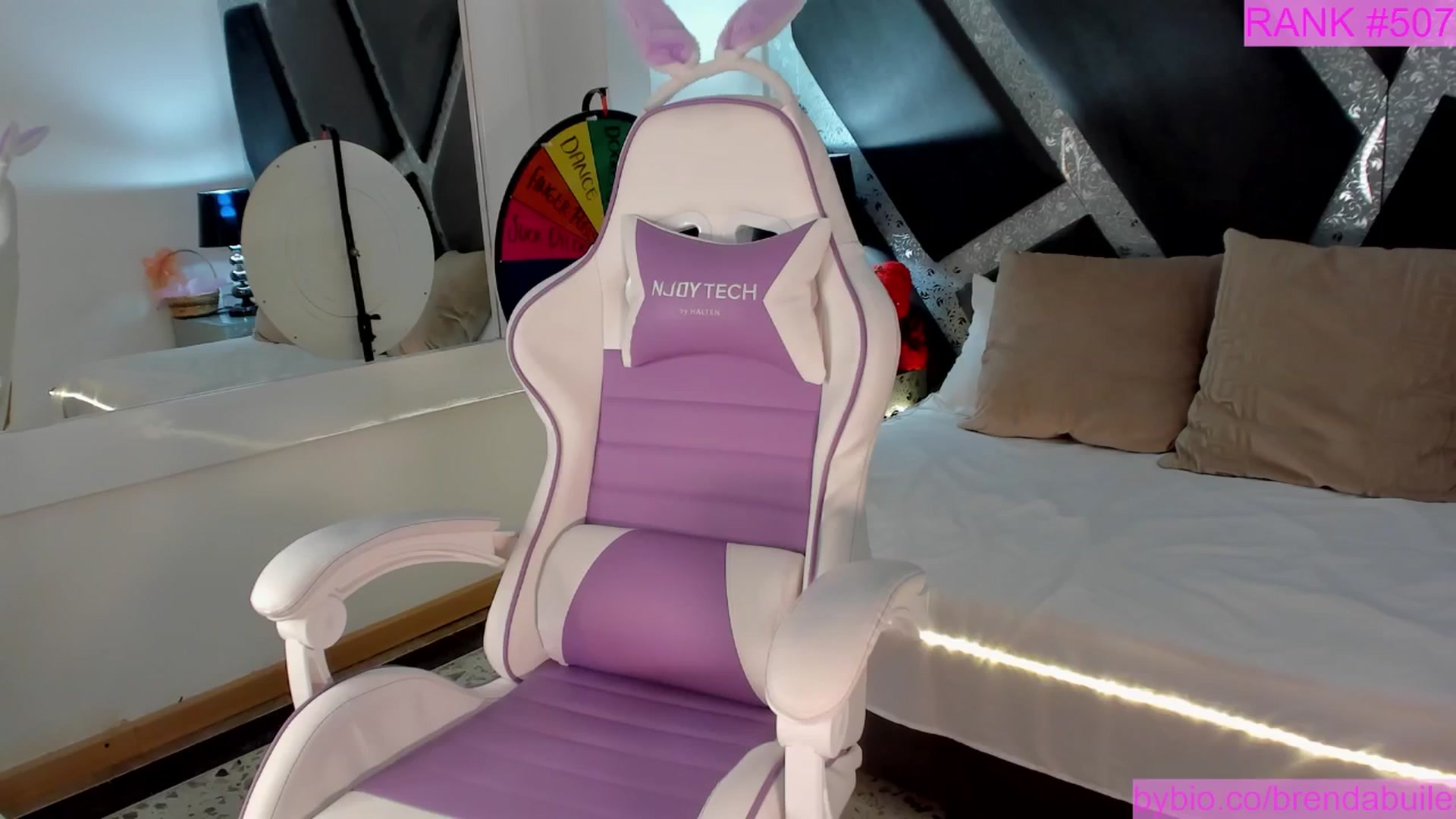 Gallery image thumbnail from BrendaBuiles's myfreecams stream on, 08/24/2025, 24:48 image 18 of 20