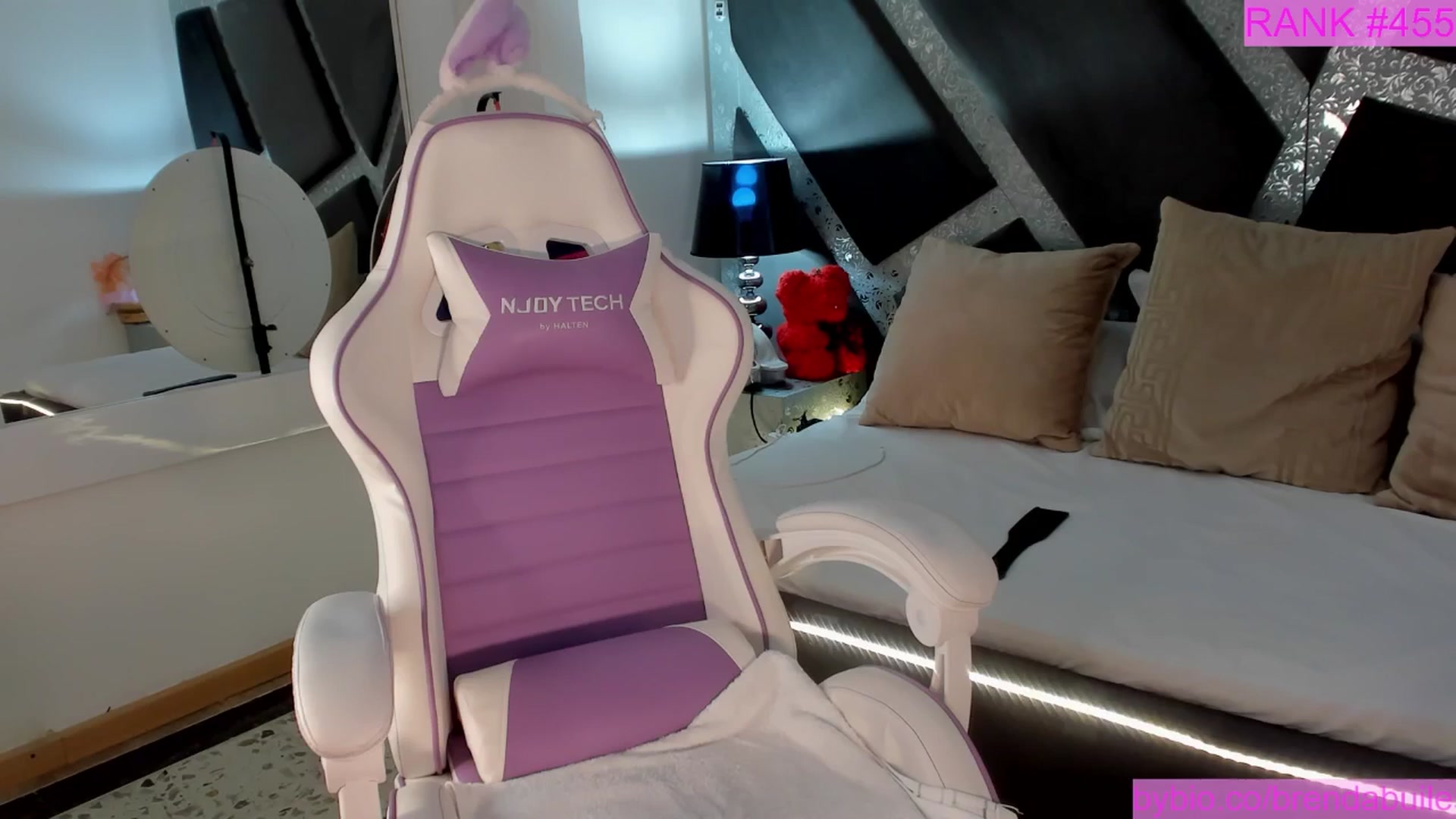 Gallery image thumbnail from BrendaBuiles's myfreecams stream on, 09/05/2025, 02:27 image 16 of 20