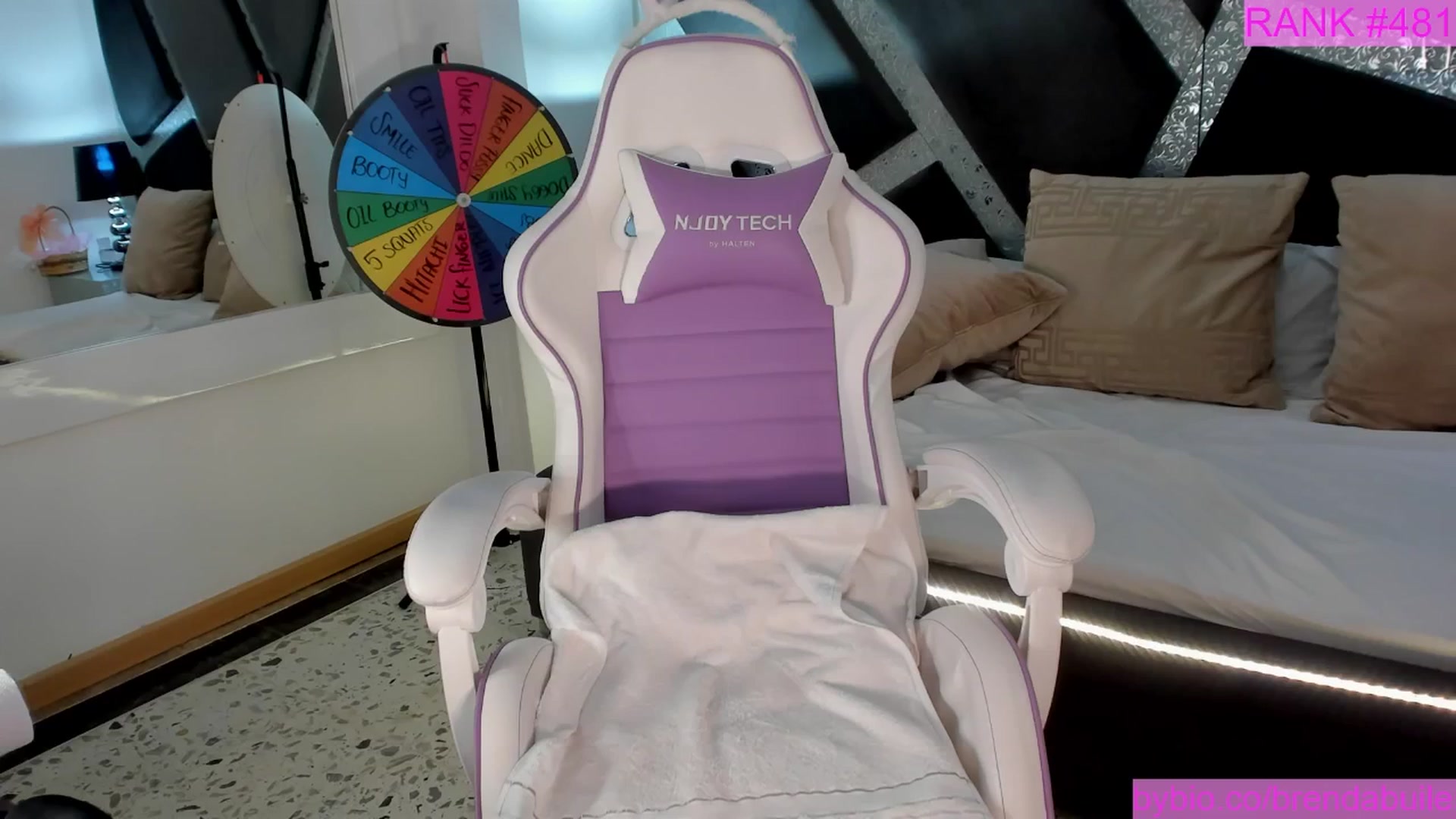 Gallery image thumbnail from BrendaBuiles's myfreecams stream on, 09/11/2025, 01:40 image 14 of 20