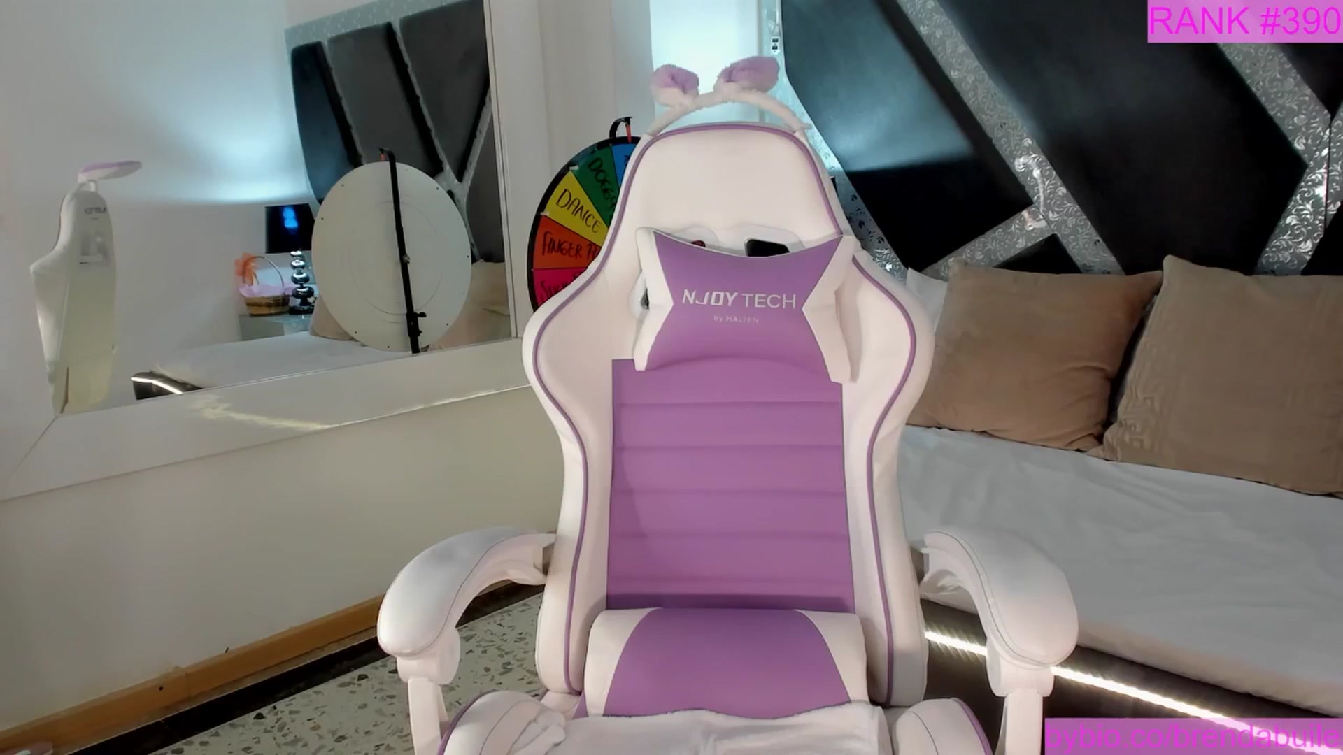 Gallery image thumbnail from BrendaBuiles's myfreecams stream on, 09/17/2025, 24:07 image 20 of 20