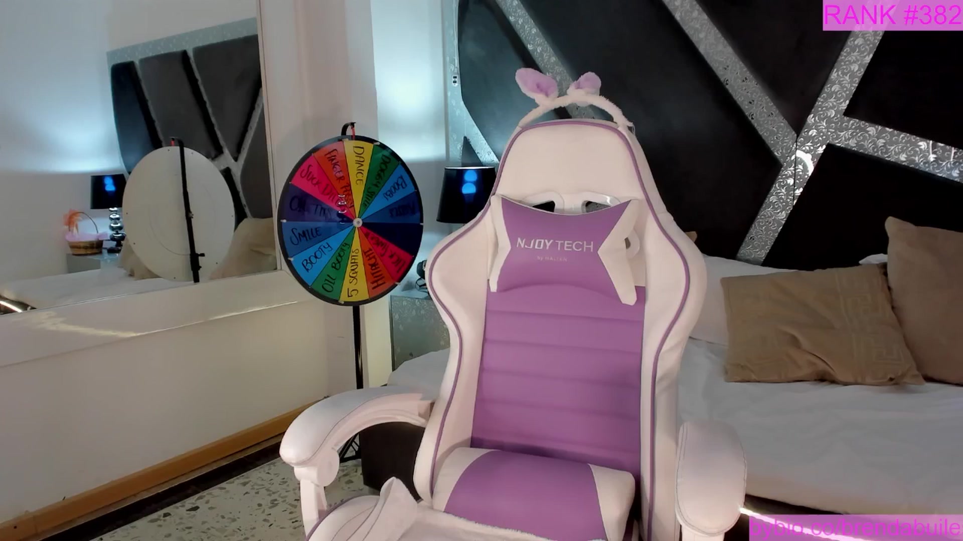 Gallery image thumbnail from BrendaBuiles's myfreecams stream on, 09/19/2025, 01:46 image 18 of 20