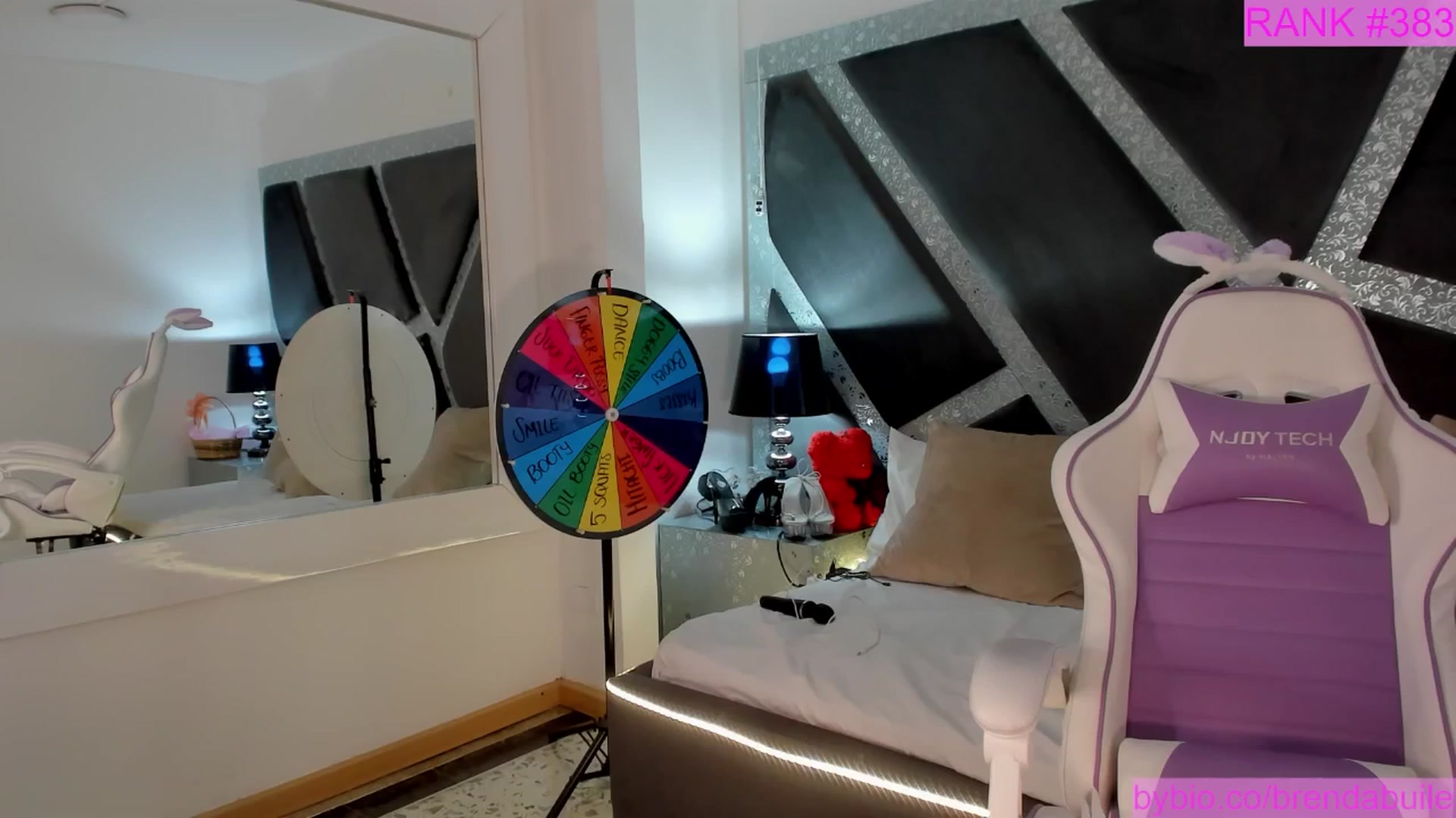 Gallery image thumbnail from BrendaBuiles's myfreecams stream on, 09/19/2025, 02:42 image 5 of 20