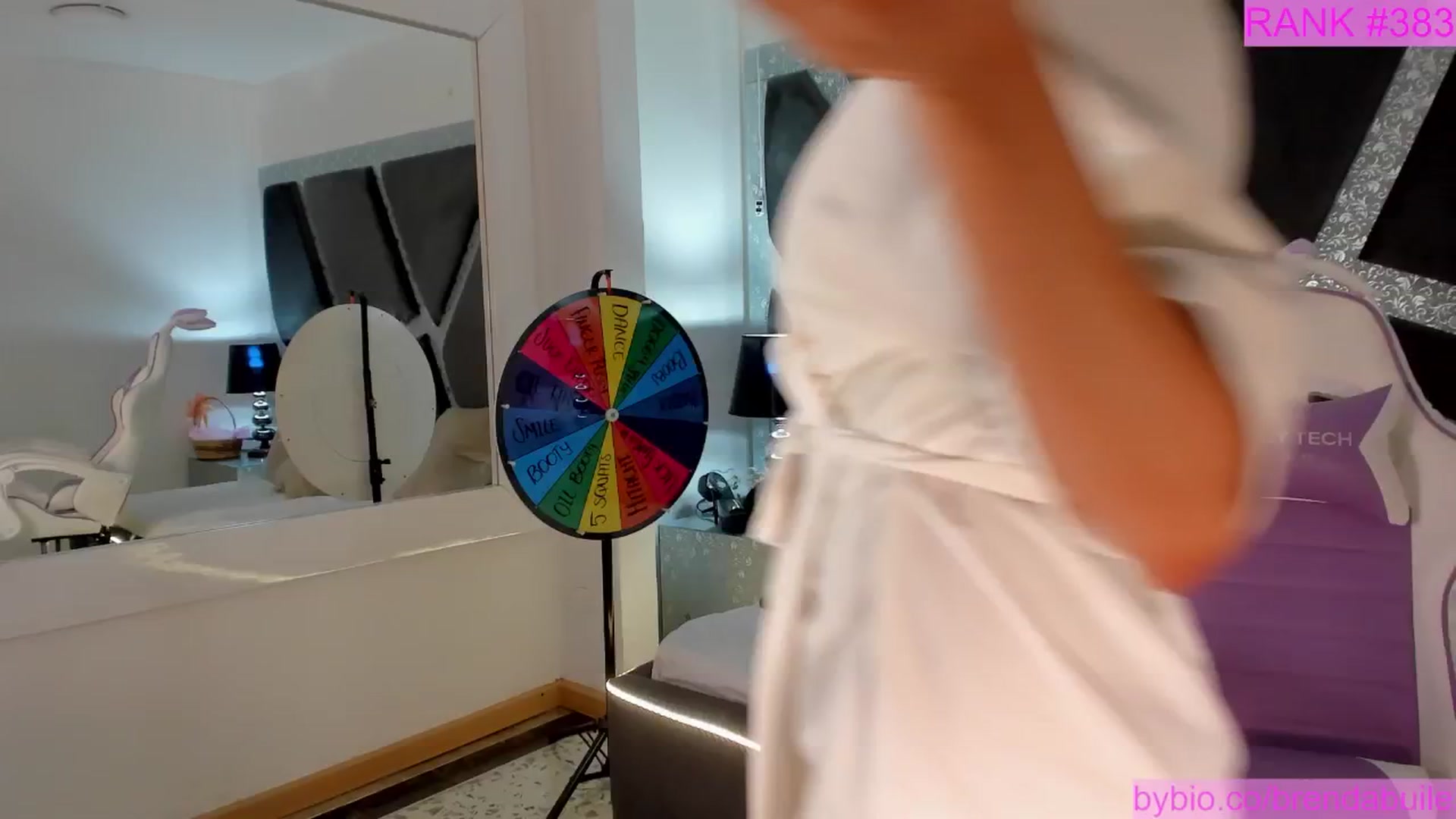 Gallery image thumbnail from BrendaBuiles's myfreecams stream on, 09/19/2025, 02:42 image 7 of 20