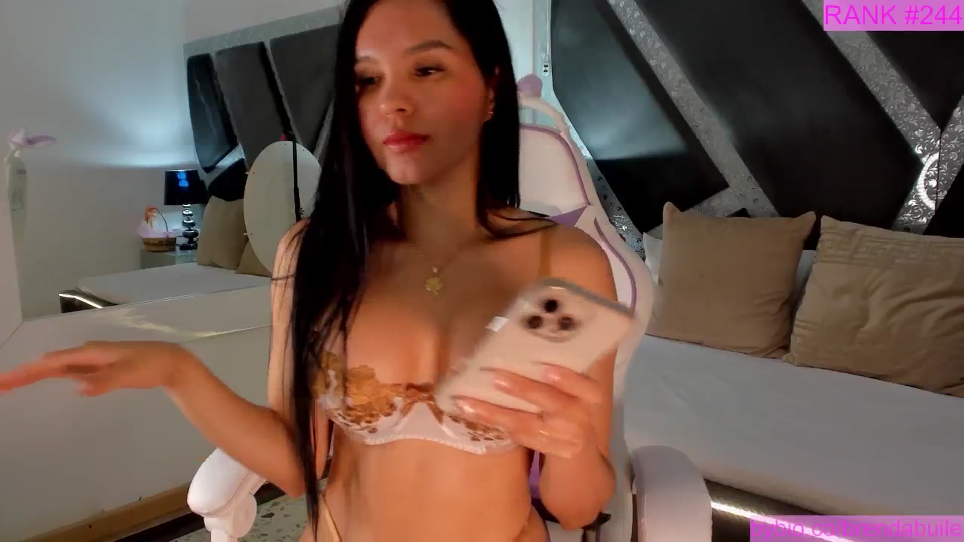 Gallery image thumbnail from BrendaBuiles's myfreecams stream on, 09/26/2025, 24:44 image 15 of 20
