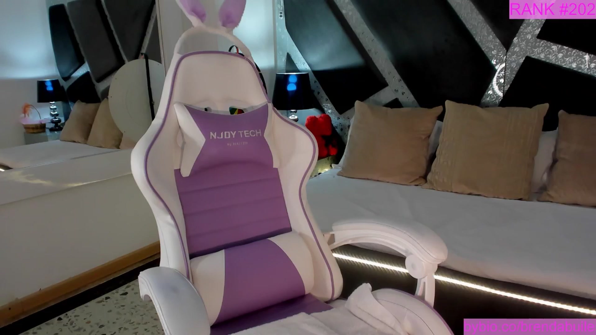 Gallery image thumbnail from BrendaBuiles's myfreecams stream on, 10/01/2025, 01:40 image 18 of 20