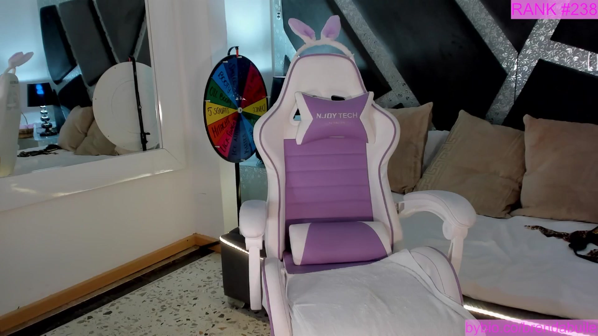 Gallery image thumbnail from BrendaBuiles's myfreecams stream on, 10/04/2025, 03:02 image 16 of 20
