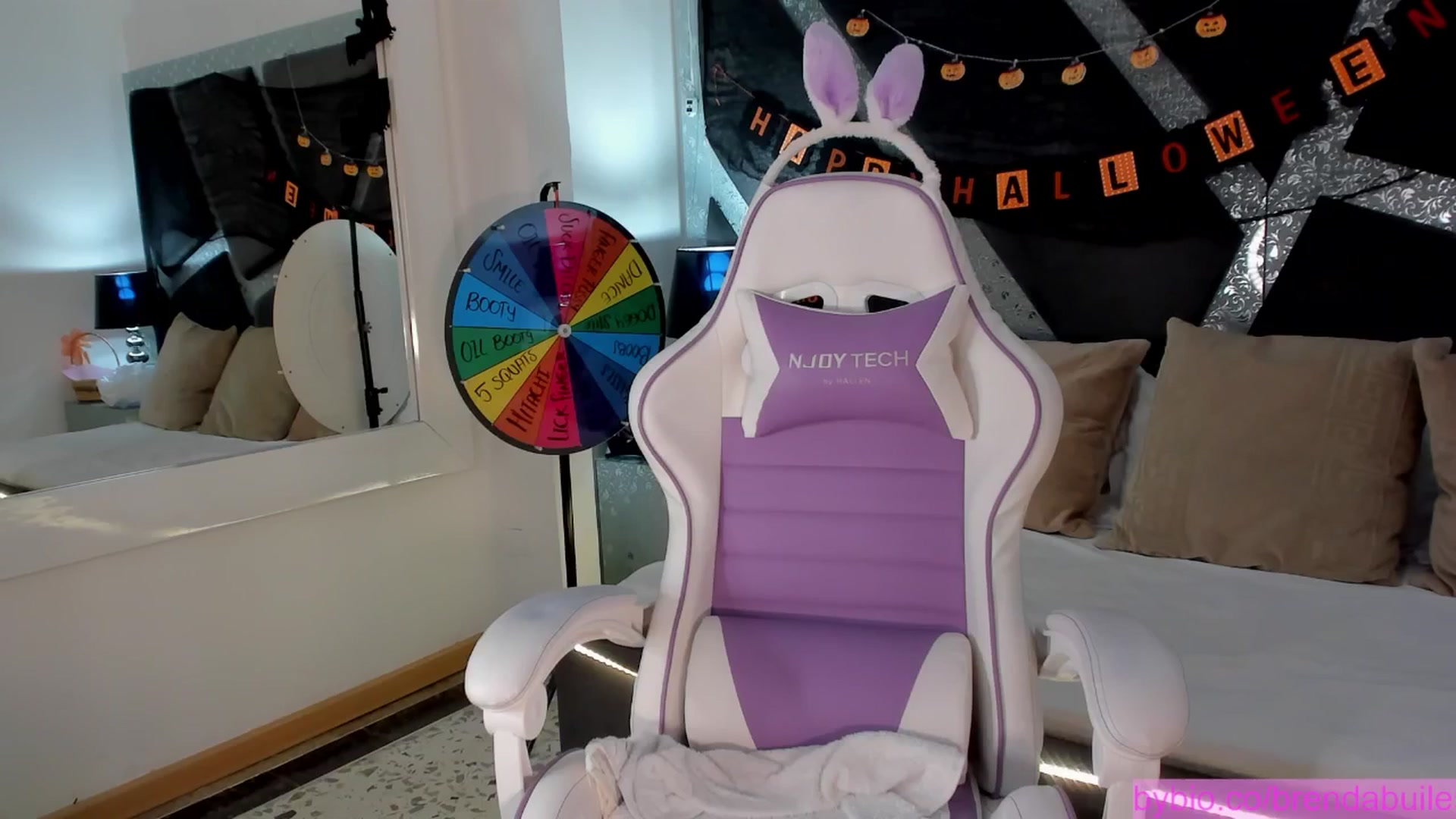 Gallery image thumbnail from BrendaBuiles's myfreecams stream on, 10/16/2025, 02:21 image 2 of 20