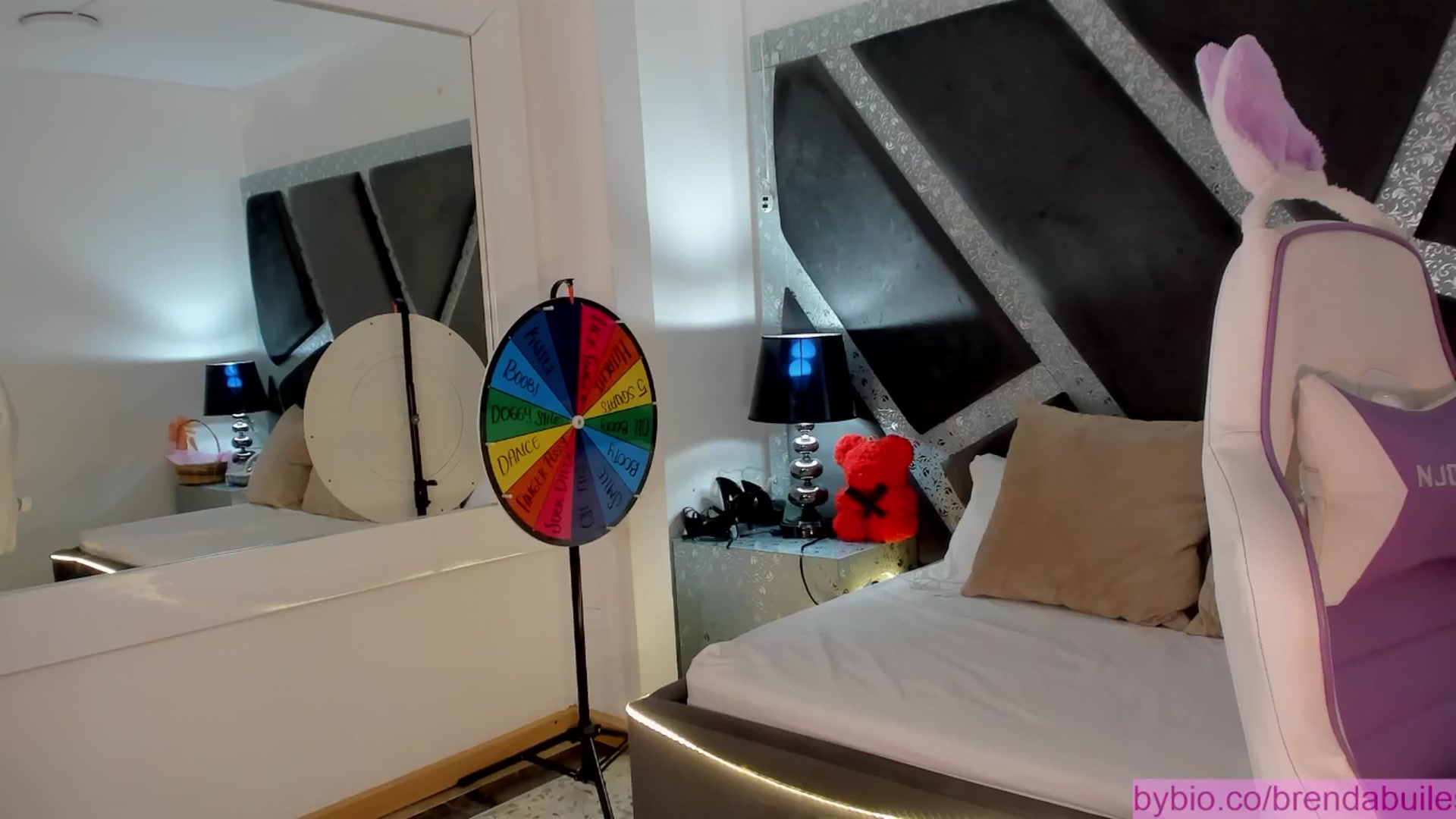 Gallery image thumbnail from BrendaBuiles's myfreecams stream on, 11/05/2025, 24:53 image 17 of 20