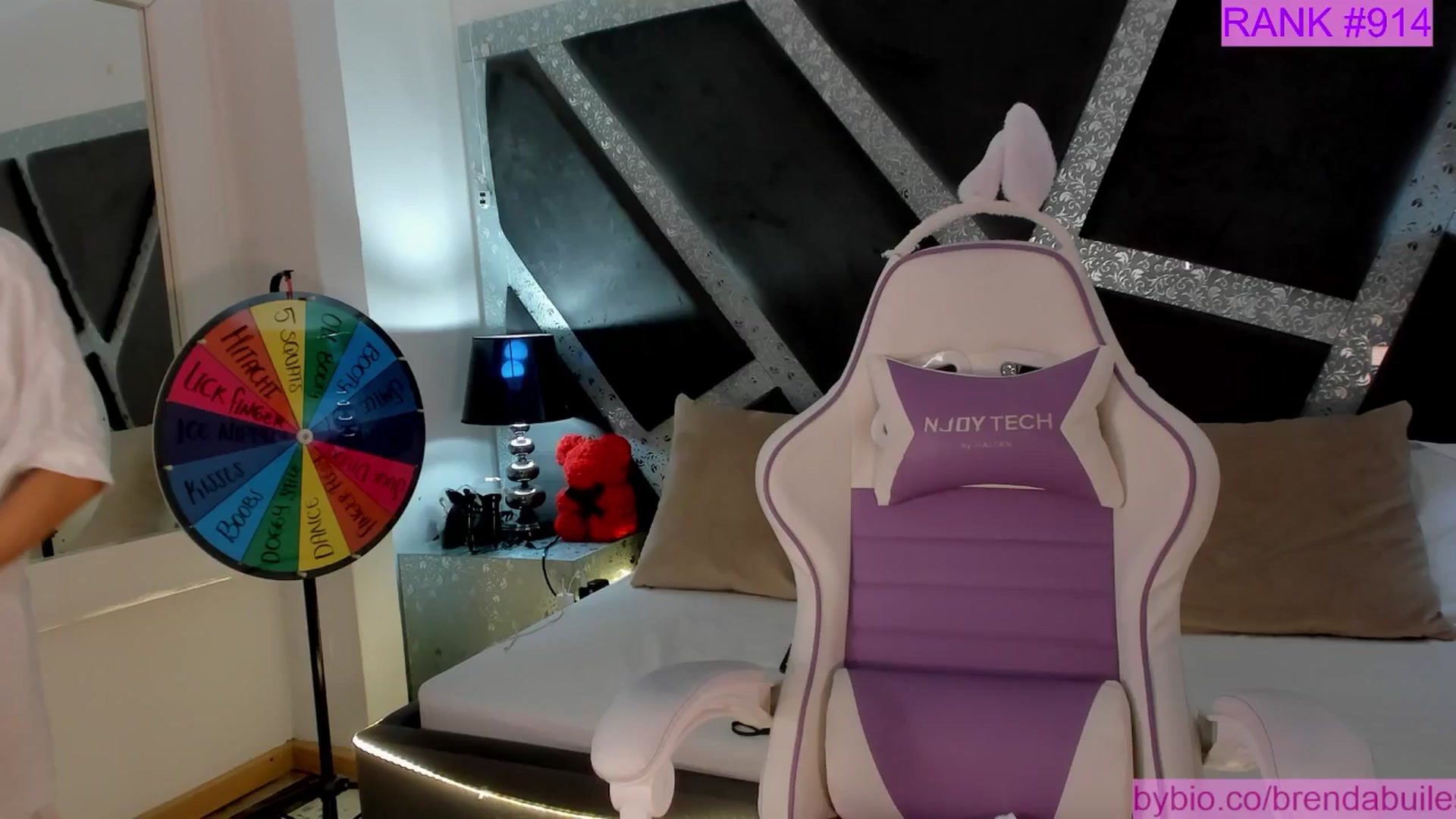 Gallery image thumbnail from BrendaBuiles's myfreecams stream on, 11/11/2025, 01:49 image 4 of 20