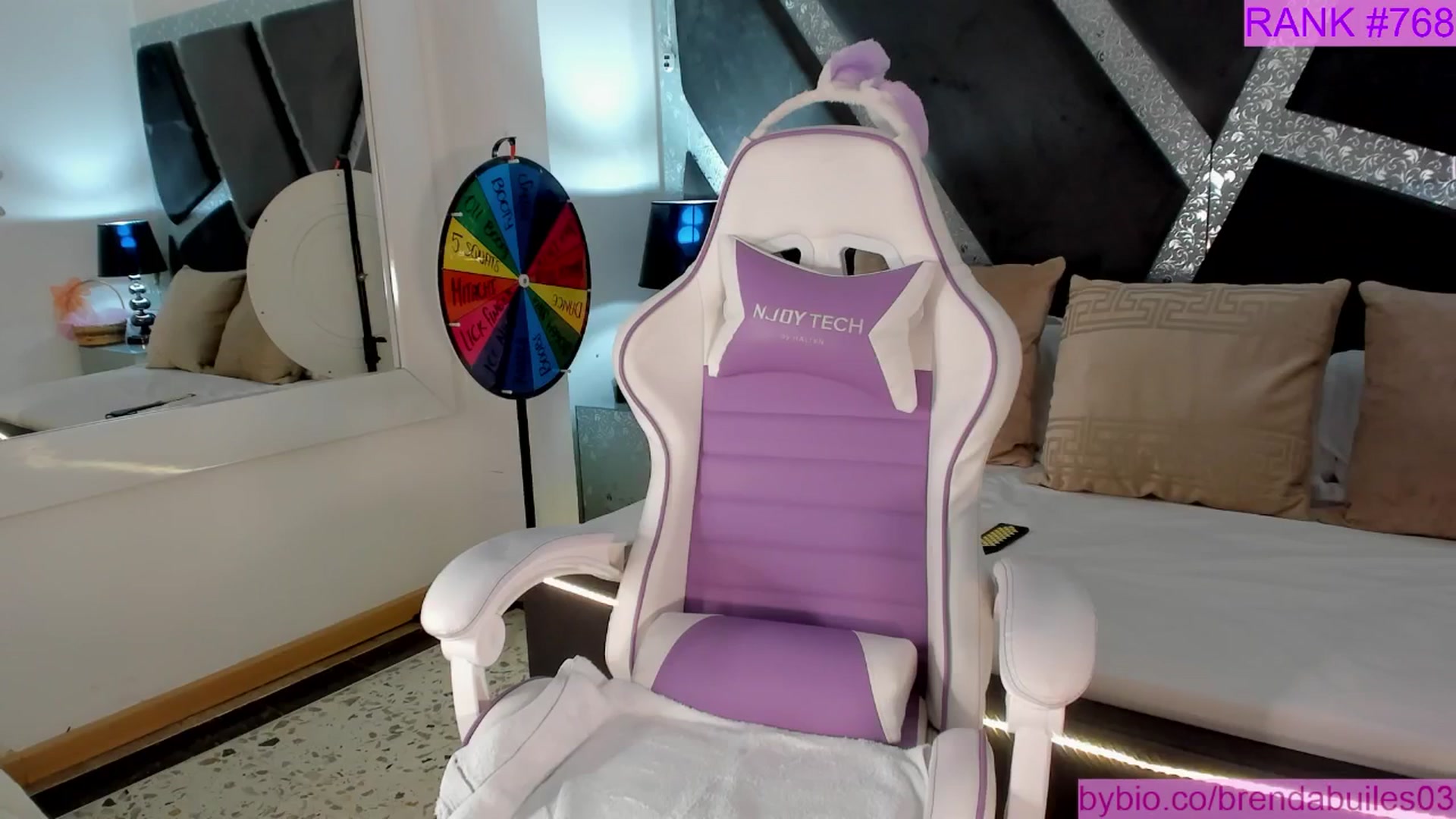 Gallery image thumbnail from BrendaBuiles's myfreecams stream on, 12/12/2025, 24:20 image 15 of 20