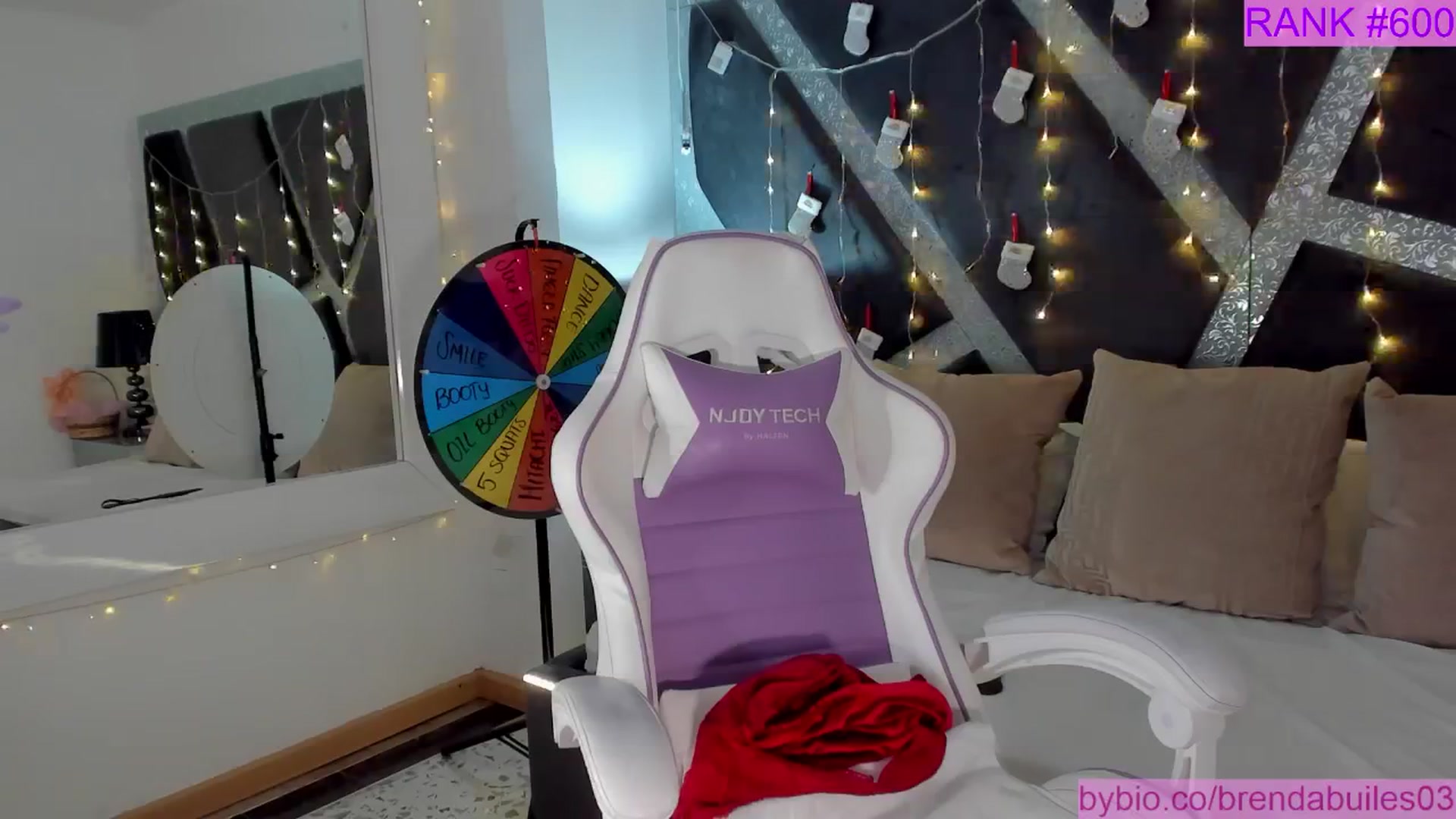 Gallery image thumbnail from BrendaBuiles's myfreecams stream on, 12/23/2025, 24:30 image 17 of 20