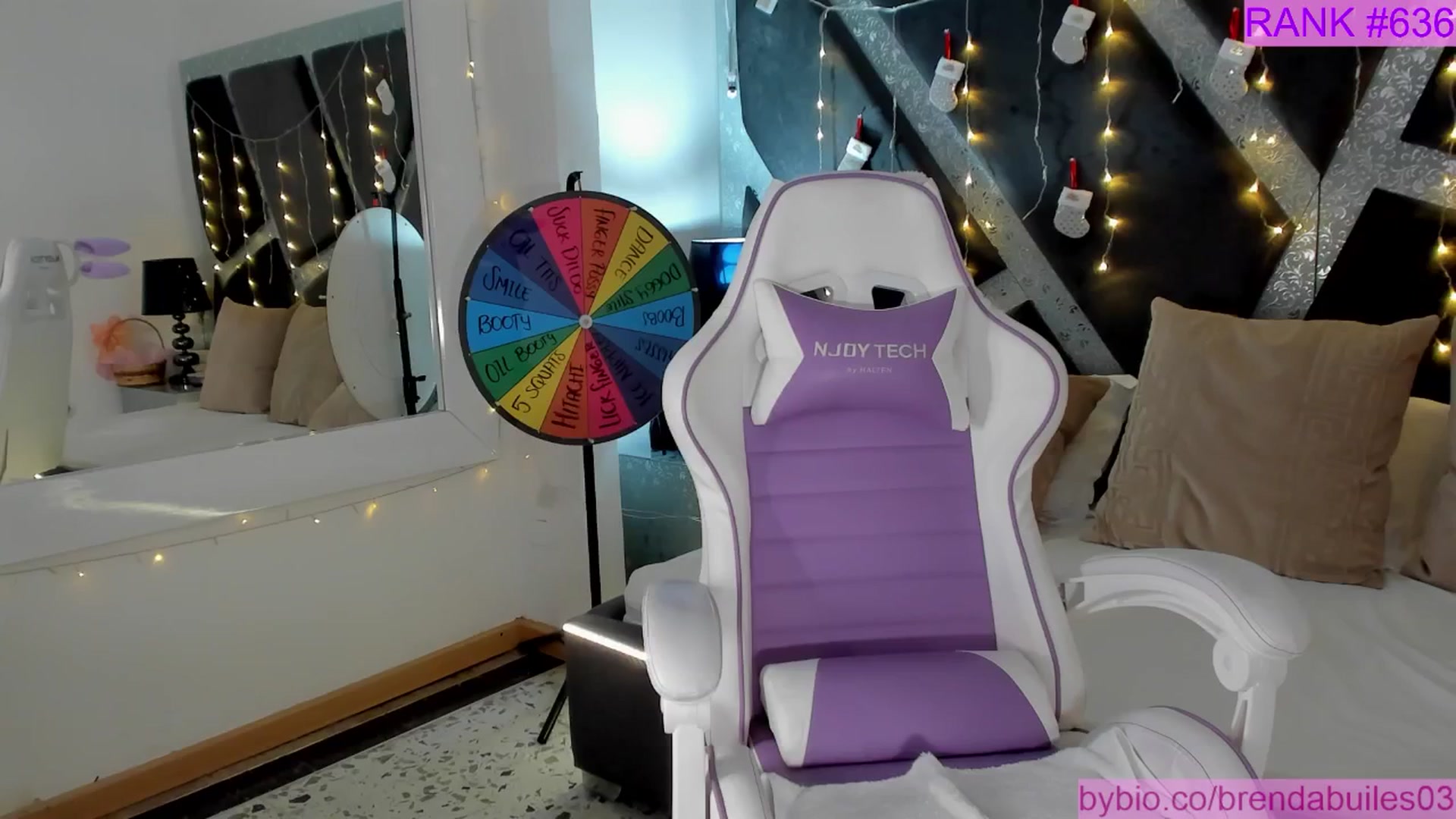 Gallery image thumbnail from BrendaBuiles's myfreecams stream on, 12/24/2025, 24:01 image 12 of 20