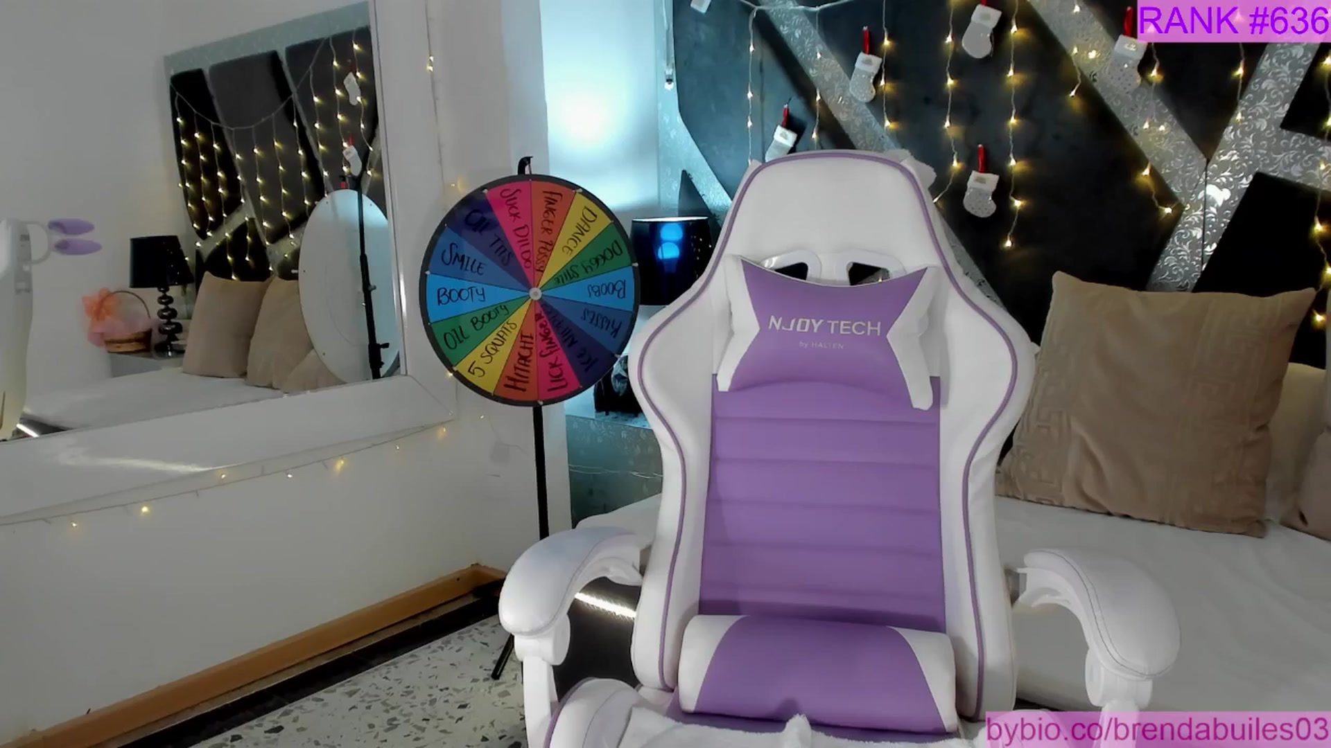 Gallery image thumbnail from BrendaBuiles's myfreecams stream on, 12/24/2025, 01:16 image 4 of 20