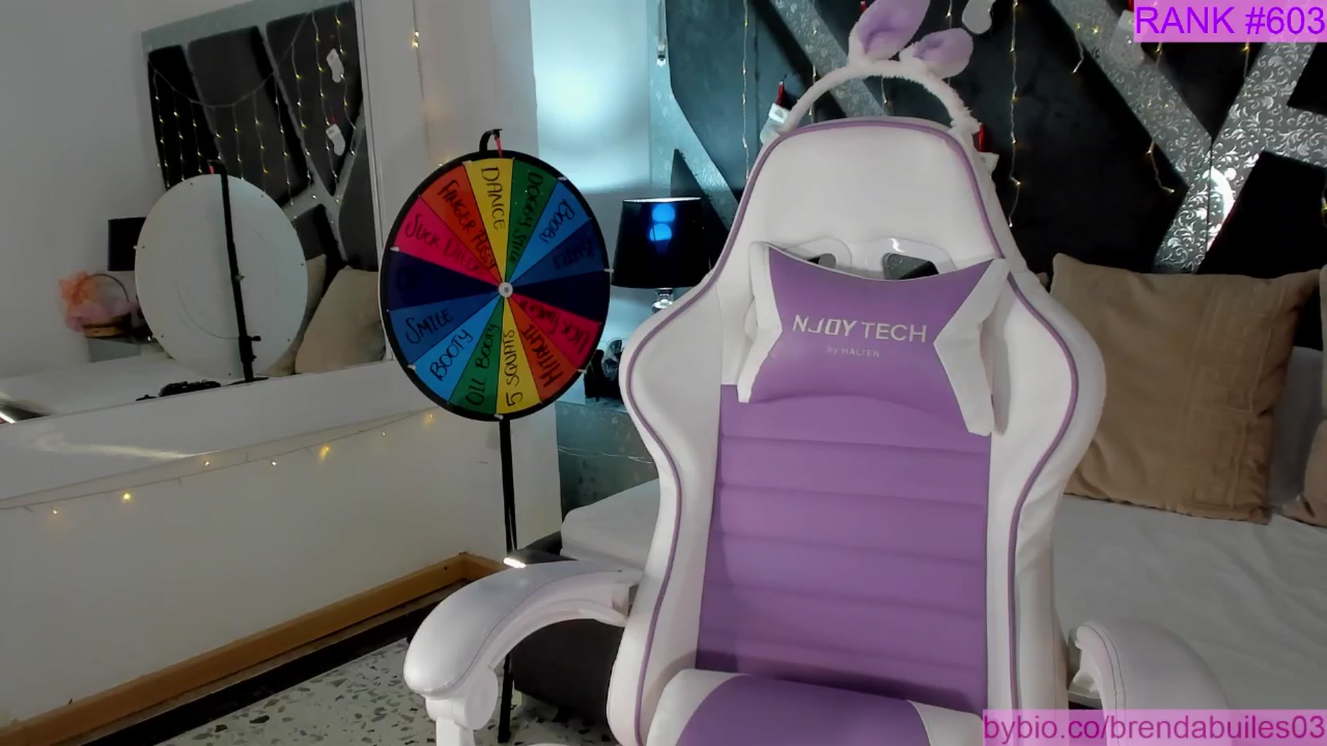 Gallery image thumbnail from BrendaBuiles's myfreecams stream on, 12/24/2025, 23:40 image 19 of 20