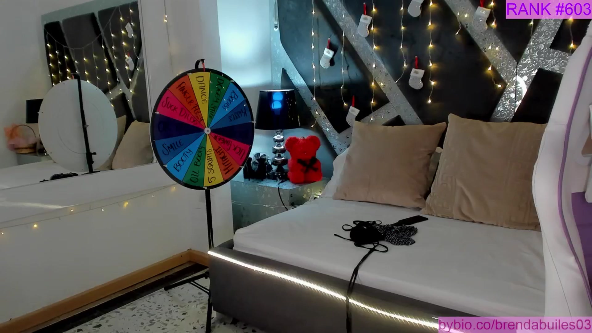 Gallery image thumbnail from BrendaBuiles's myfreecams stream on, 12/24/2025, 23:40 image 16 of 20