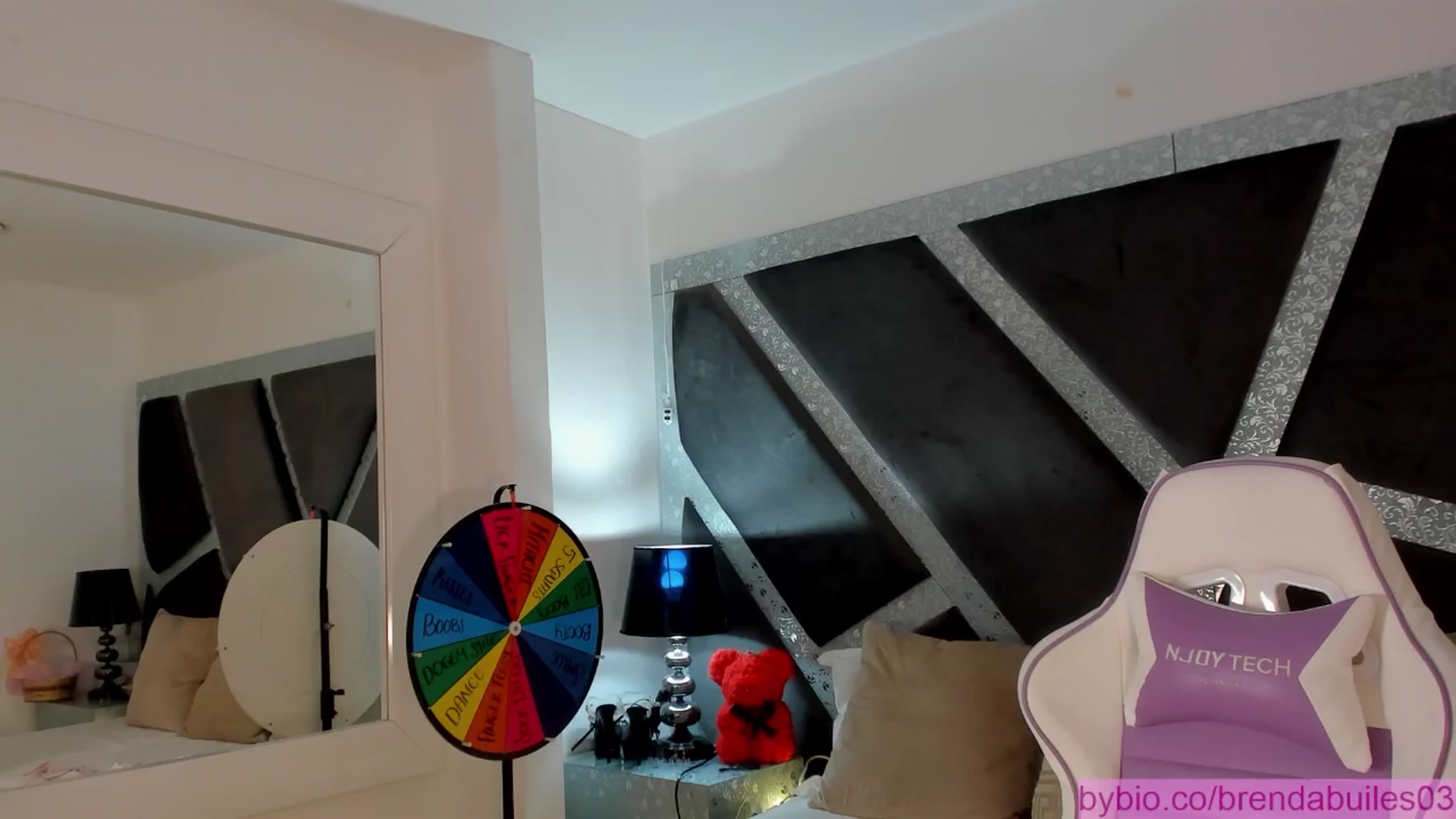 Gallery image thumbnail from BrendaBuiles's myfreecams stream on, 01/11/2026, 02:35 image 1 of 20
