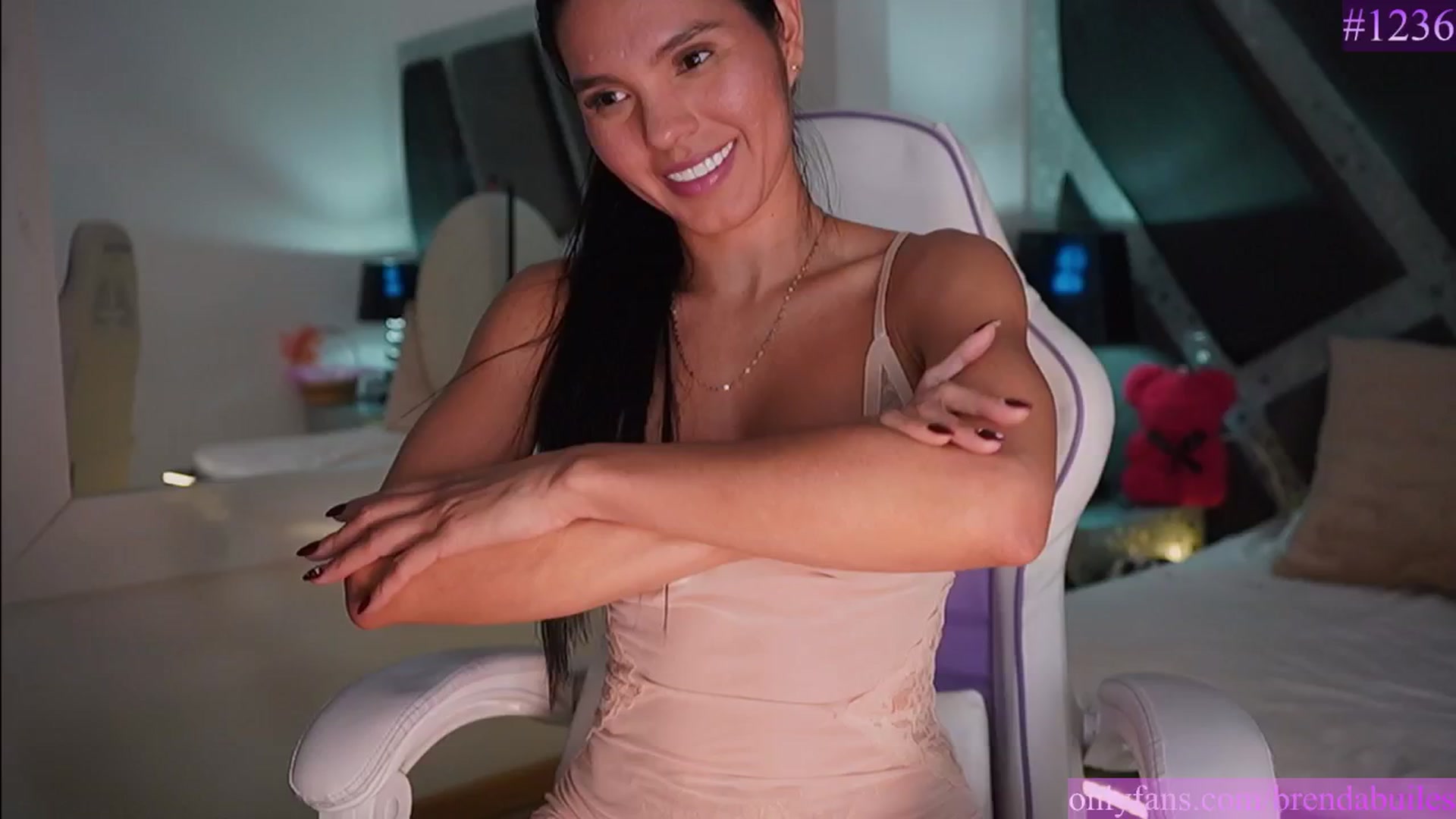 Gallery image thumbnail from BrendaBuiles's myfreecams stream on, 03/04/2026, 03:33 image 17 of 20
