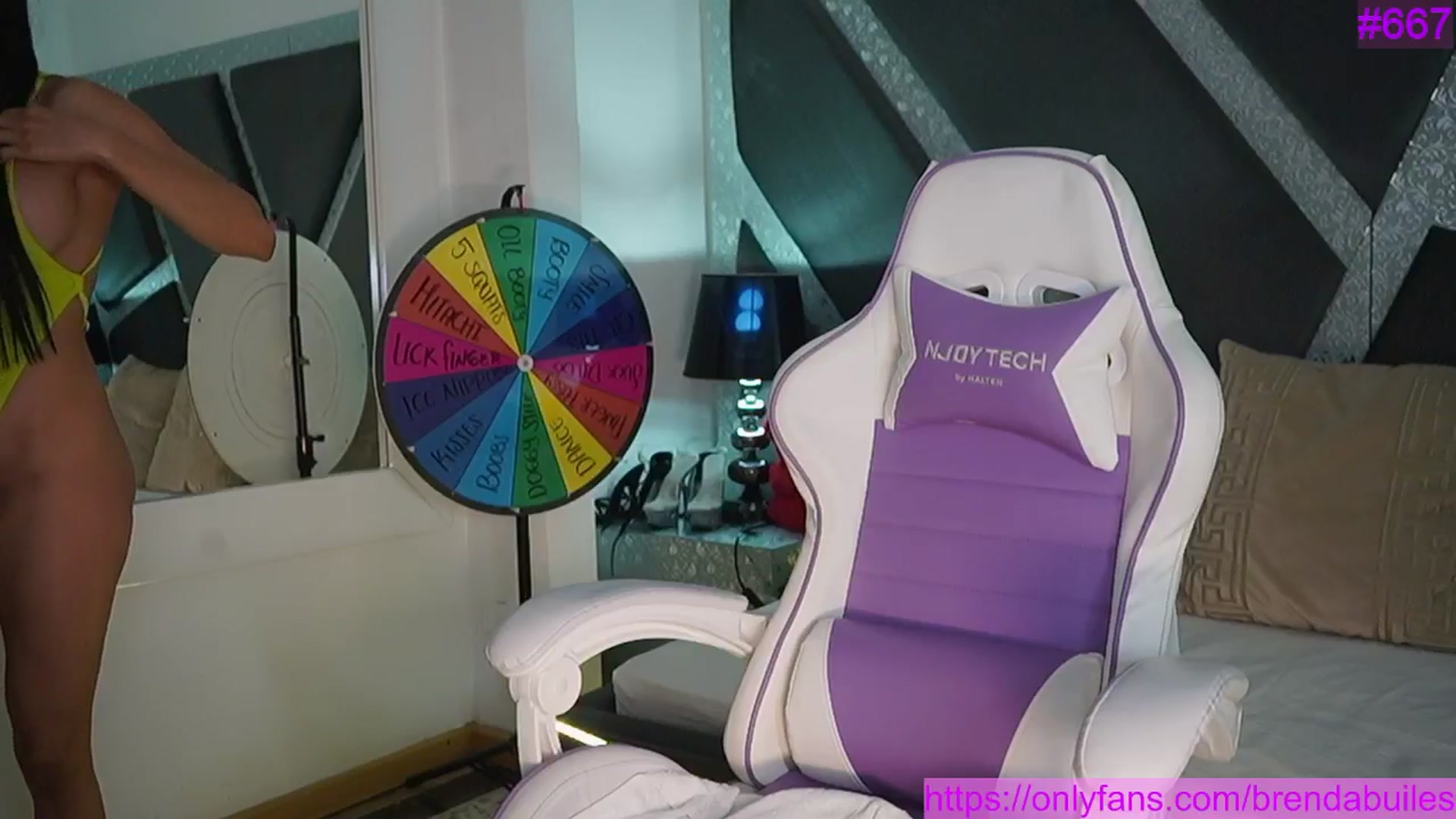 Gallery image thumbnail from BrendaBuiles's myfreecams stream on, 03/18/2026, 24:23 image 6 of 20