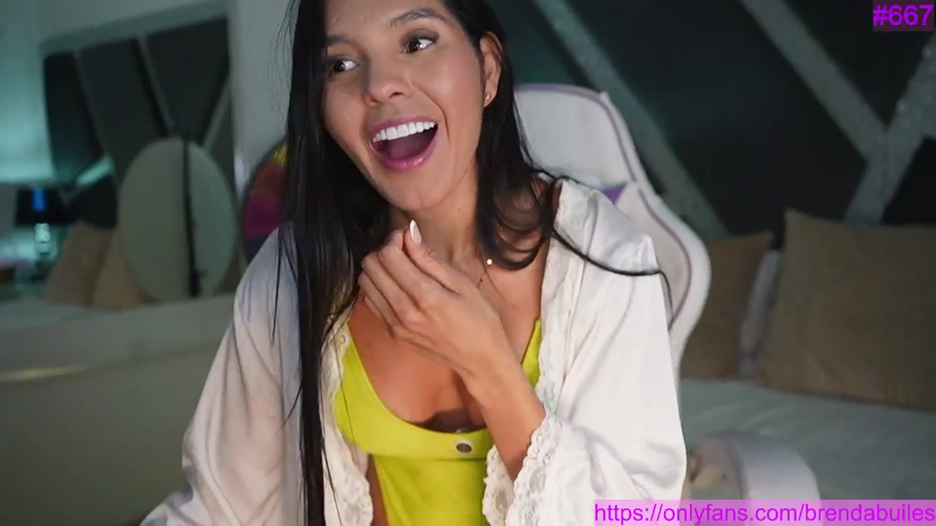 Gallery image thumbnail from BrendaBuiles's myfreecams stream on, 03/18/2026, 24:23 image 17 of 20