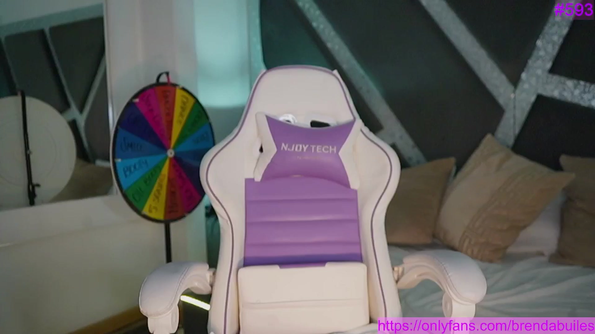 Gallery image thumbnail from BrendaBuiles's myfreecams stream on, 03/19/2026, 02:15 image 12 of 20