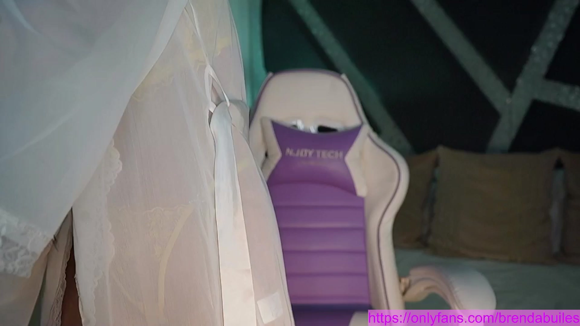 Gallery image thumbnail from BrendaBuiles's myfreecams stream on, 03/20/2026, 24:57 image 1 of 20