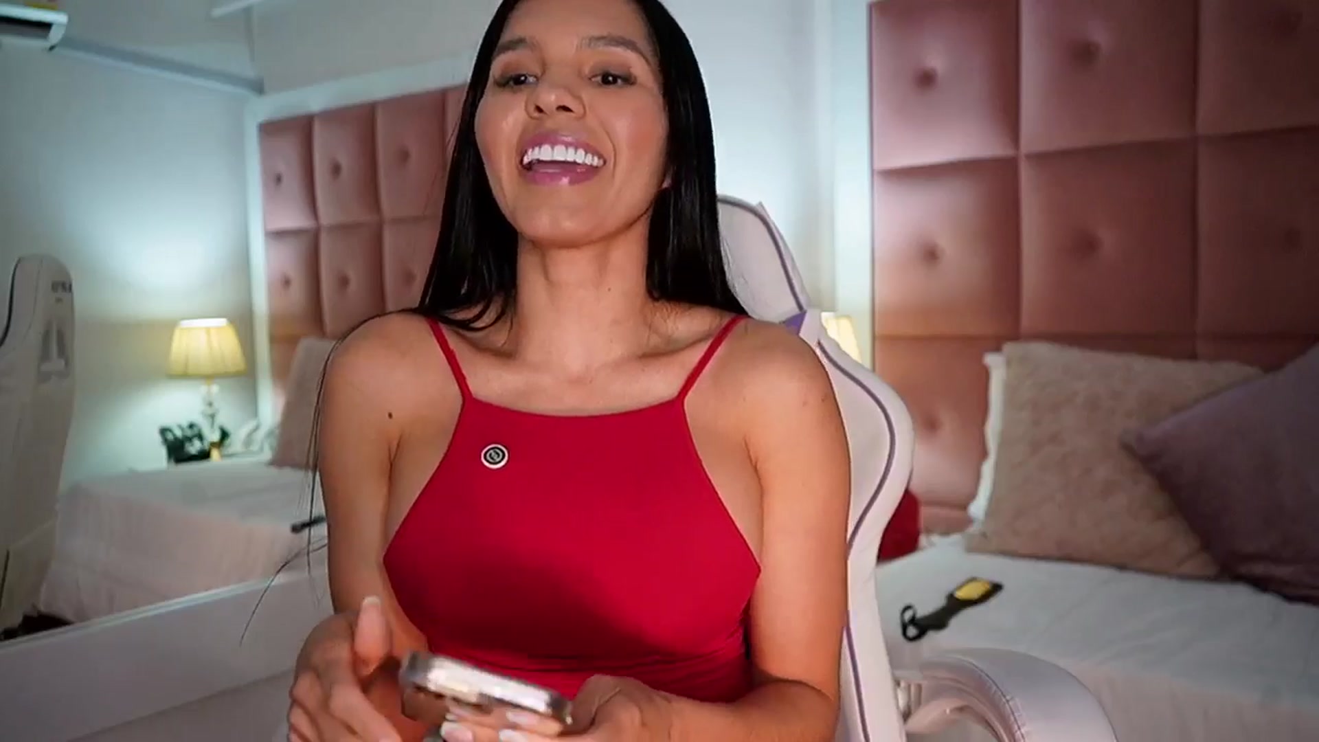 Gallery image thumbnail from BrendaBuiles's myfreecams stream on, 04/01/2026, 24:34 image 9 of 20