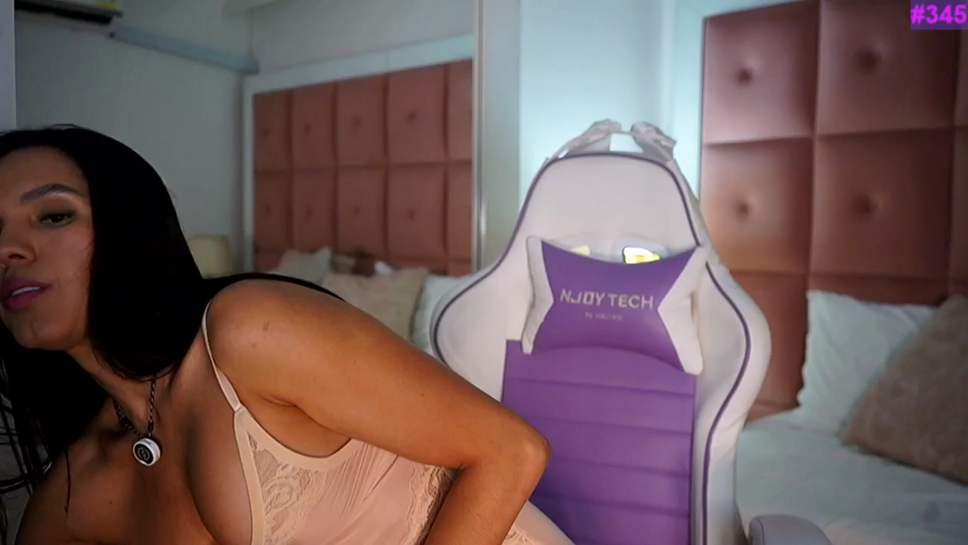 Gallery image thumbnail from BrendaBuiles's myfreecams stream on, 04/08/2026, 03:14 image 4 of 20