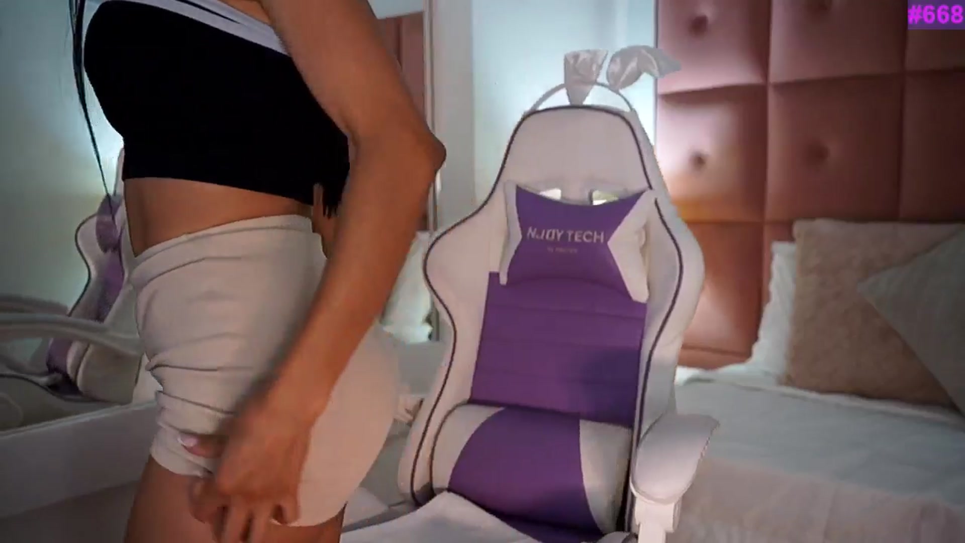 Gallery image thumbnail from BrendaBuiles's myfreecams stream on, 04/14/2026, 01:38 image 4 of 20