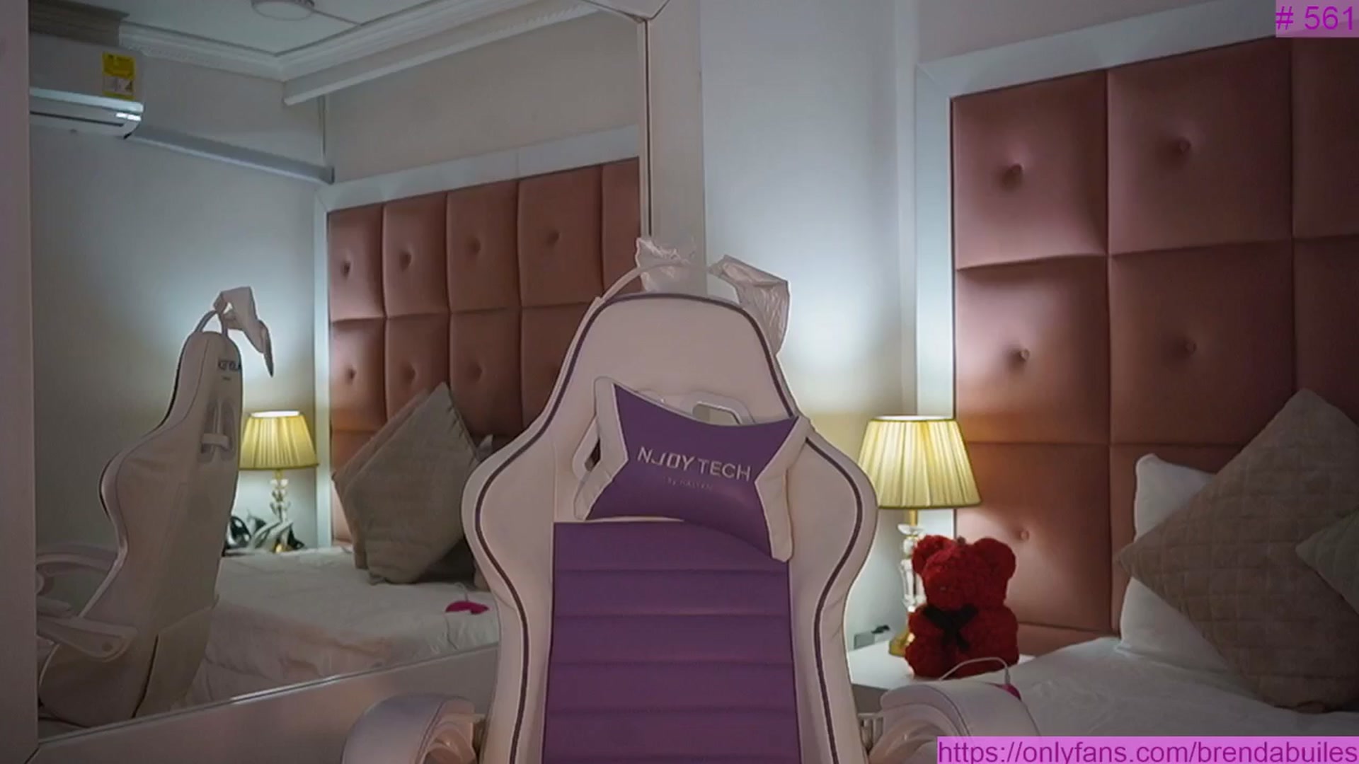 Gallery image thumbnail from BrendaBuiles's myfreecams stream on, 04/24/2026, 24:01 image 6 of 20