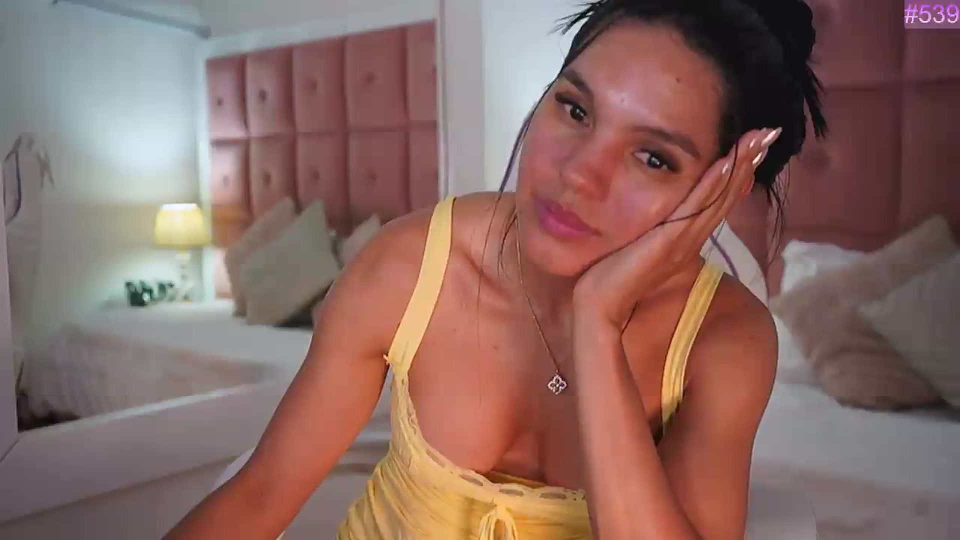 Gallery image thumbnail from BrendaBuiles's myfreecams stream on, 04/26/2026, 02:17 image 15 of 20