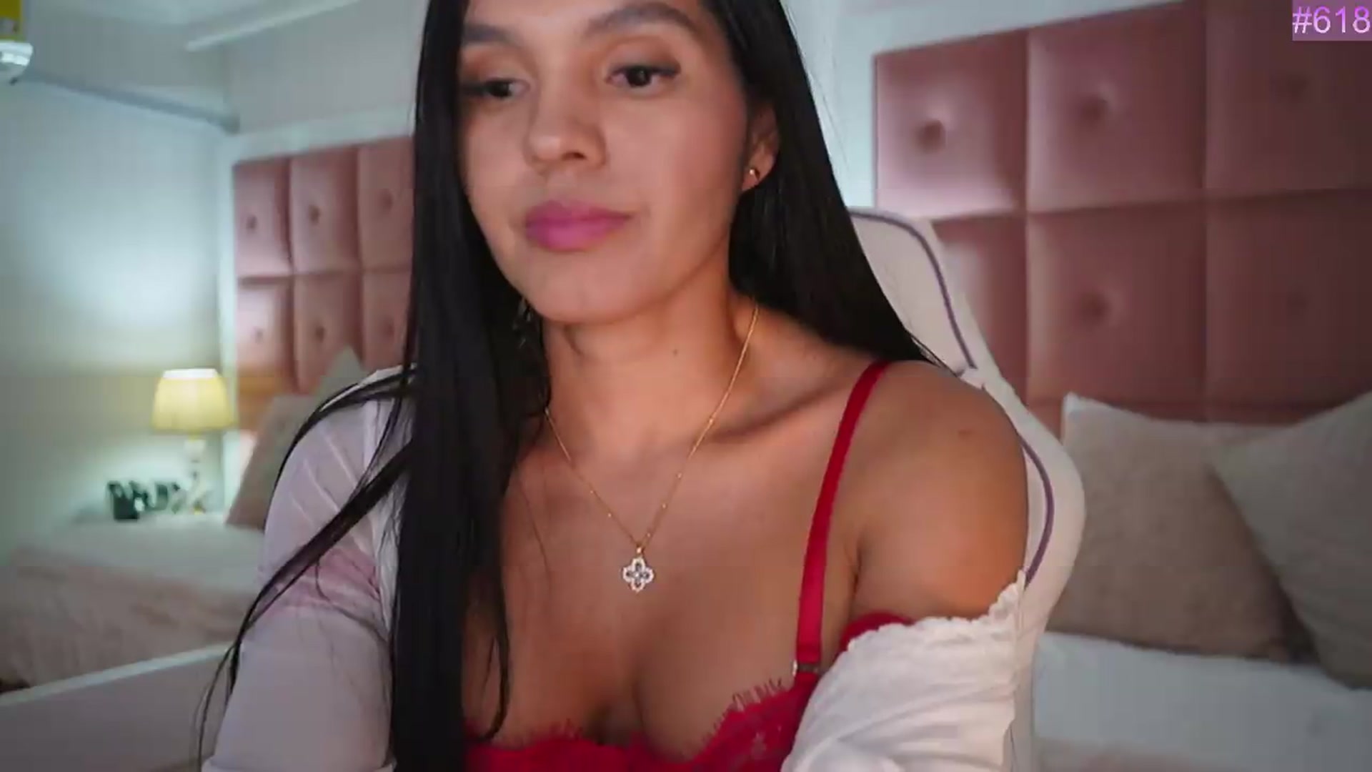 Gallery image thumbnail from BrendaBuiles's myfreecams stream on, 04/29/2026, 24:01 image 18 of 20