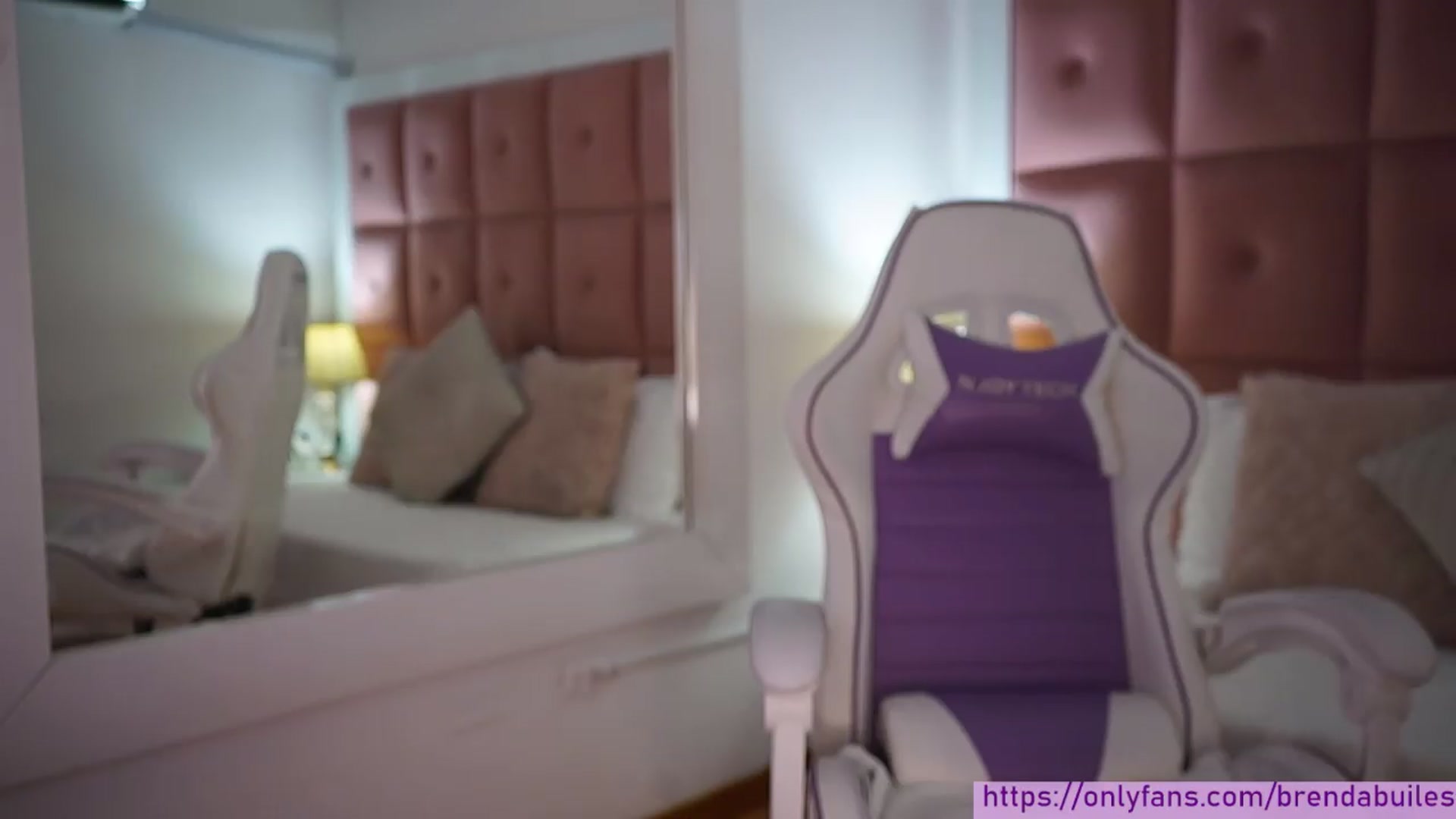 Gallery image thumbnail from BrendaBuiles's myfreecams stream on, 05/15/2026, 24:44 image 9 of 20
