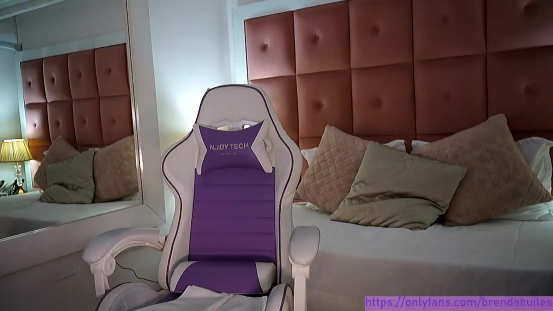 Gallery image thumbnail from BrendaBuiles's myfreecams stream on, 08/21/2026, 02:03 image 12 of 20