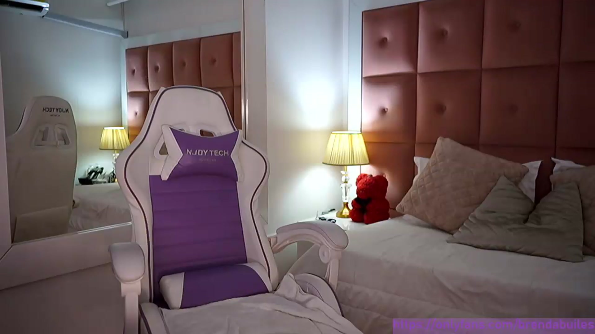 Gallery image thumbnail from BrendaBuiles's myfreecams stream on, 09/08/2026, 02:02 image 17 of 20