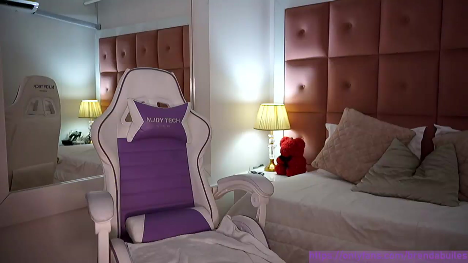 Gallery image thumbnail from BrendaBuiles's myfreecams stream on, 09/08/2026, 02:02 image 18 of 20