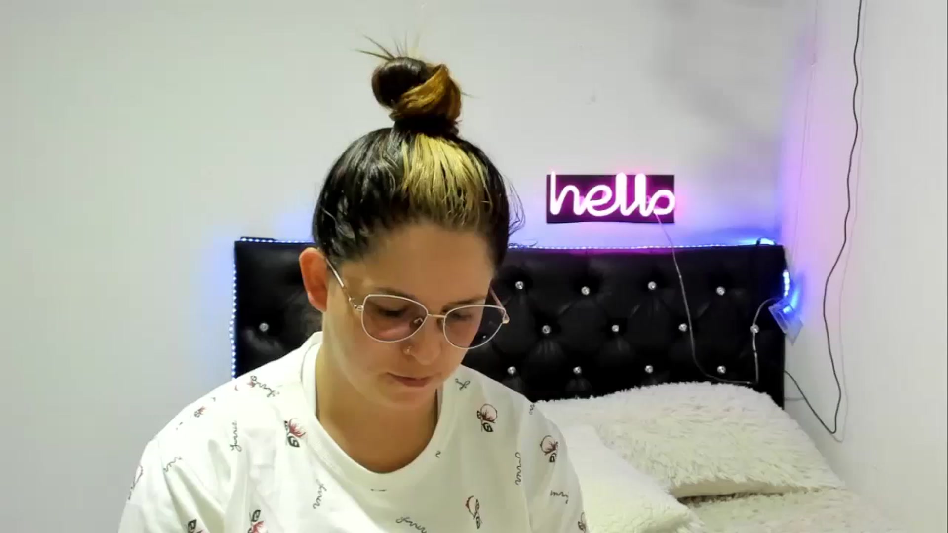 Gallery image thumbnail from Brenda_Martin's myfreecams stream on, 08/17/2023, 18:47 image 1 of 20