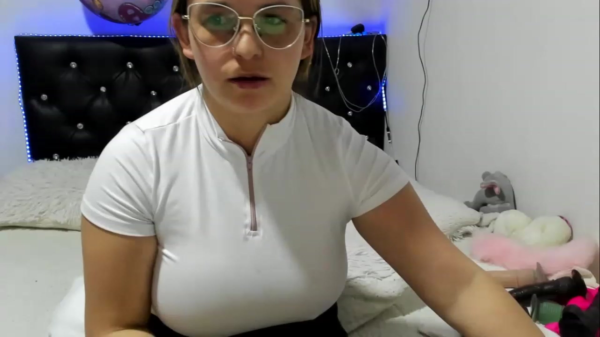 Gallery image thumbnail from Brenda_Martin's myfreecams stream on, 08/23/2023, 19:00 image 19 of 20