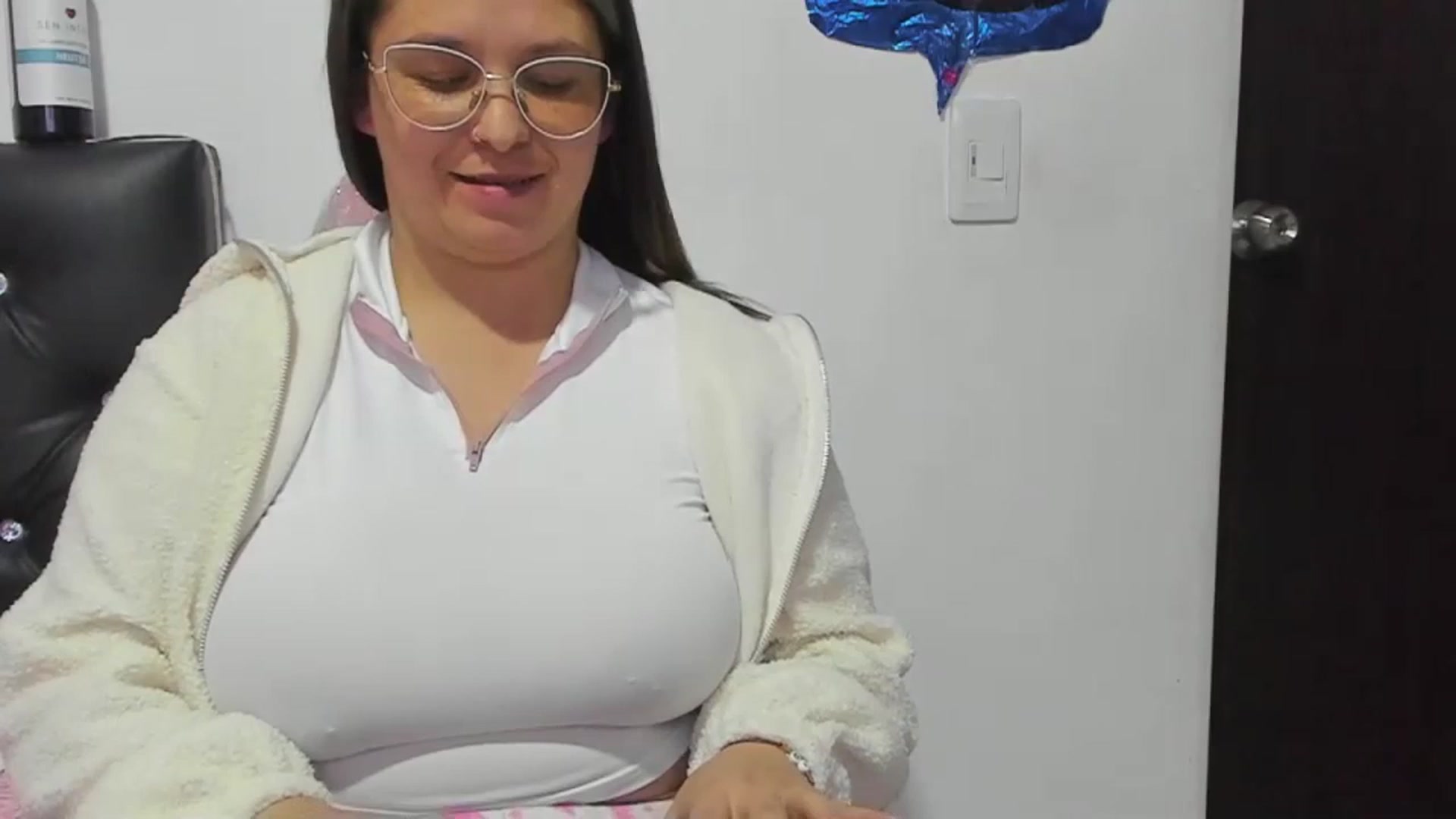 Gallery image thumbnail from Brenda_Martin's myfreecams stream on, 09/13/2023, 07:34 image 5 of 20