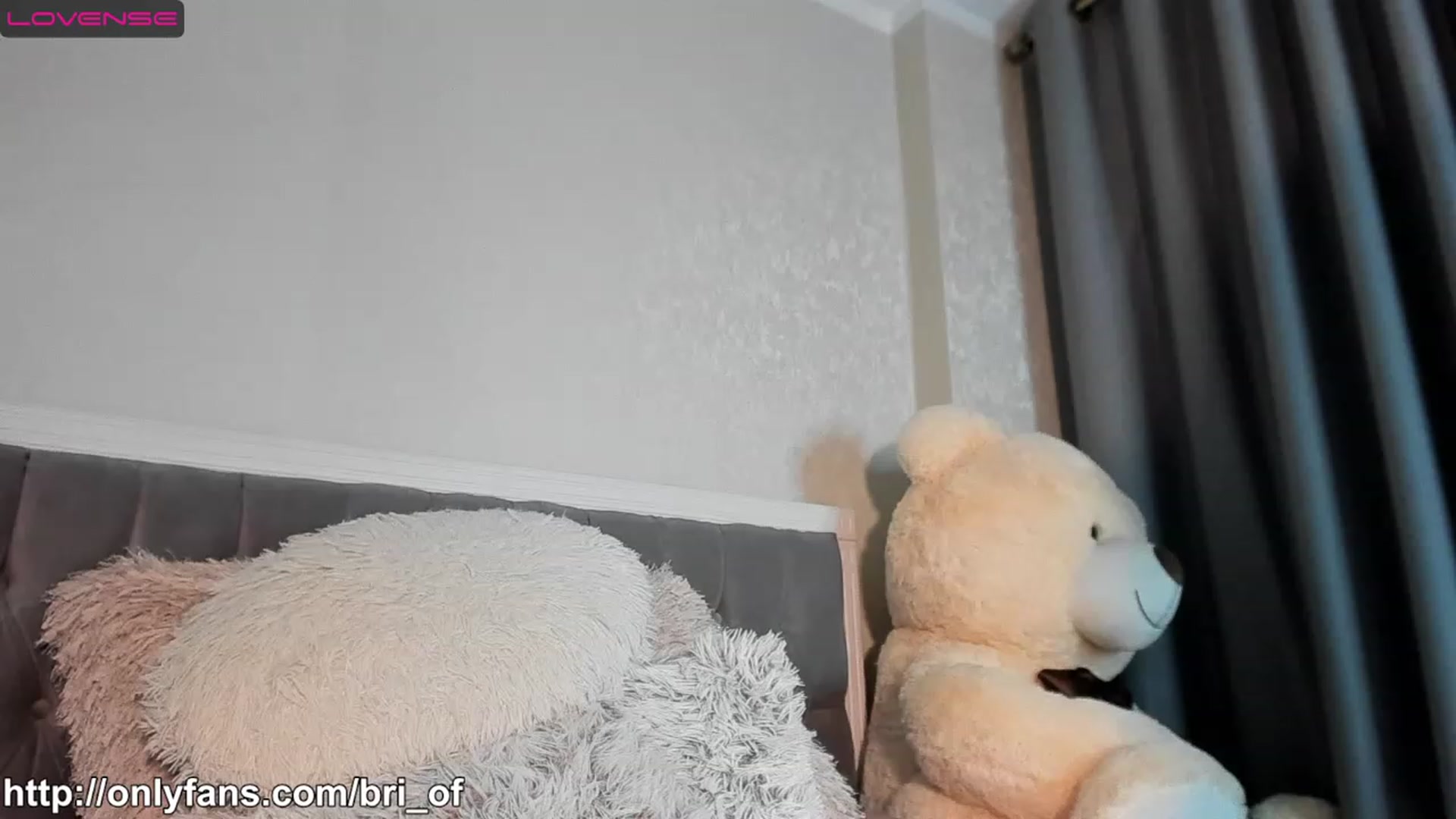 Gallery image thumbnail from Bri_Diamond's myfreecams stream on, 02/14/2023, 06:25 image 7 of 20