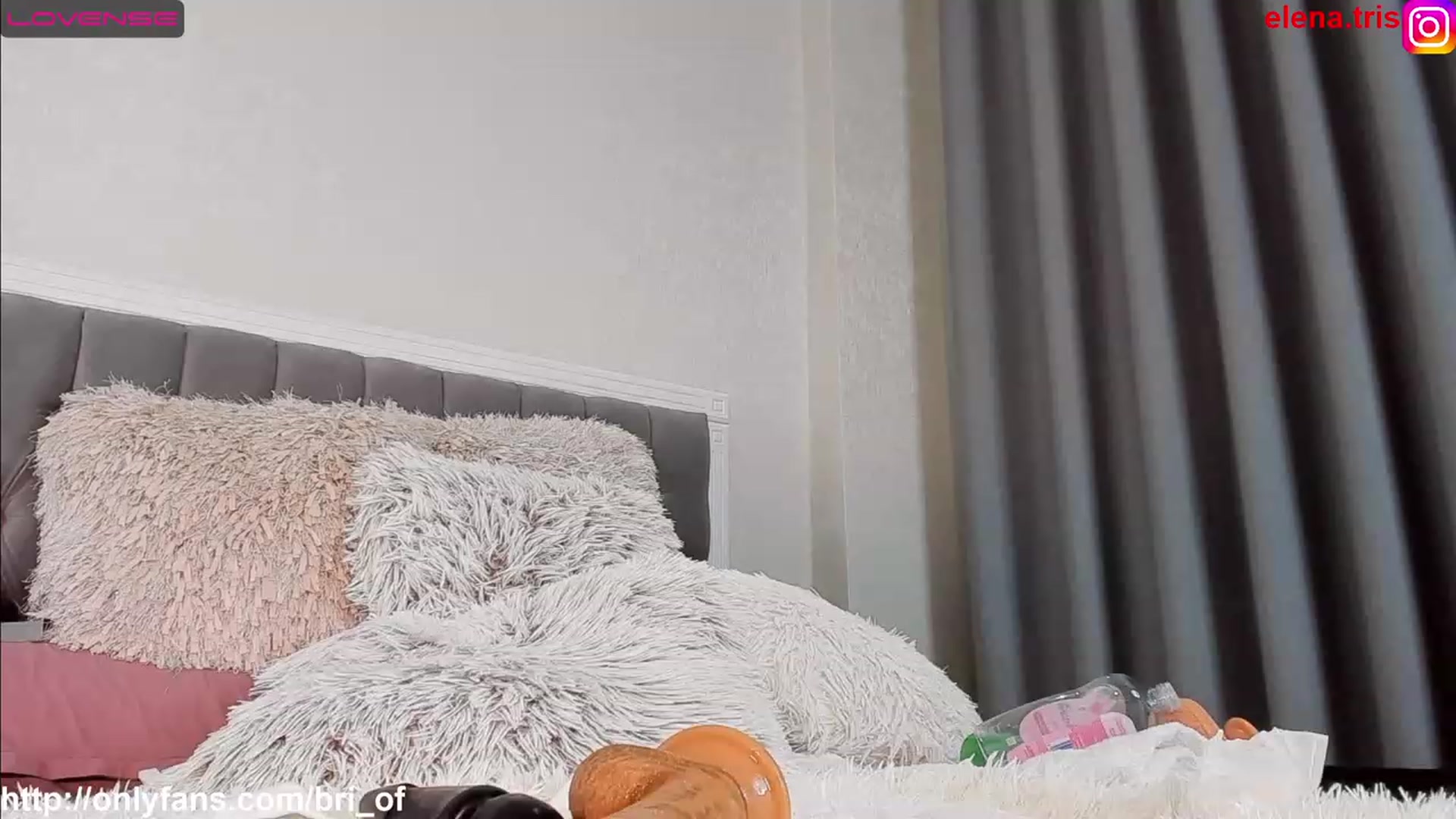 Gallery image thumbnail from Bri_Diamond's myfreecams stream on, 03/05/2023, 10:25 image 8 of 20