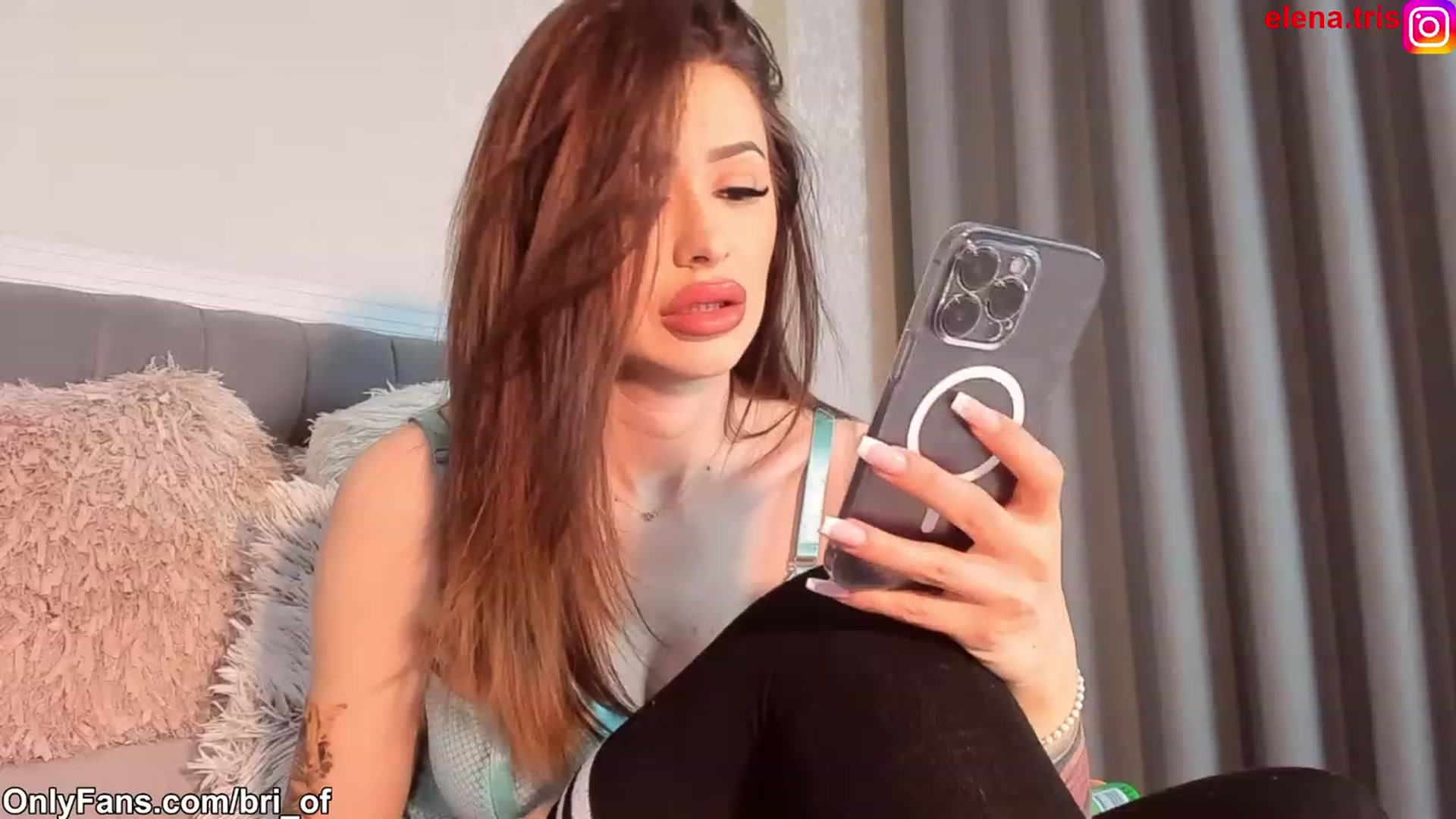 Gallery image thumbnail from Bri_Diamond's myfreecams stream on, 04/03/2023, 21:06 image 11 of 20
