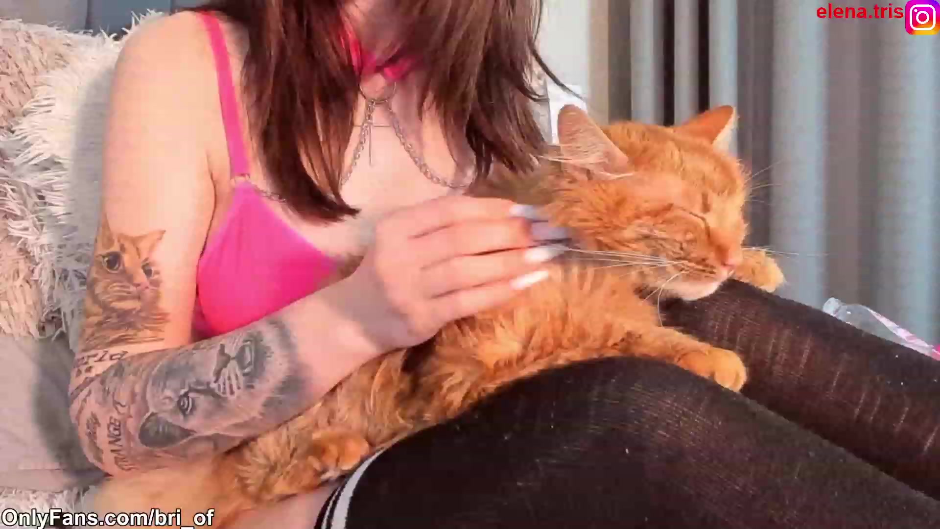 Gallery image thumbnail from Bri_Diamond's myfreecams stream on, 05/09/2023, 02:41 image 7 of 20