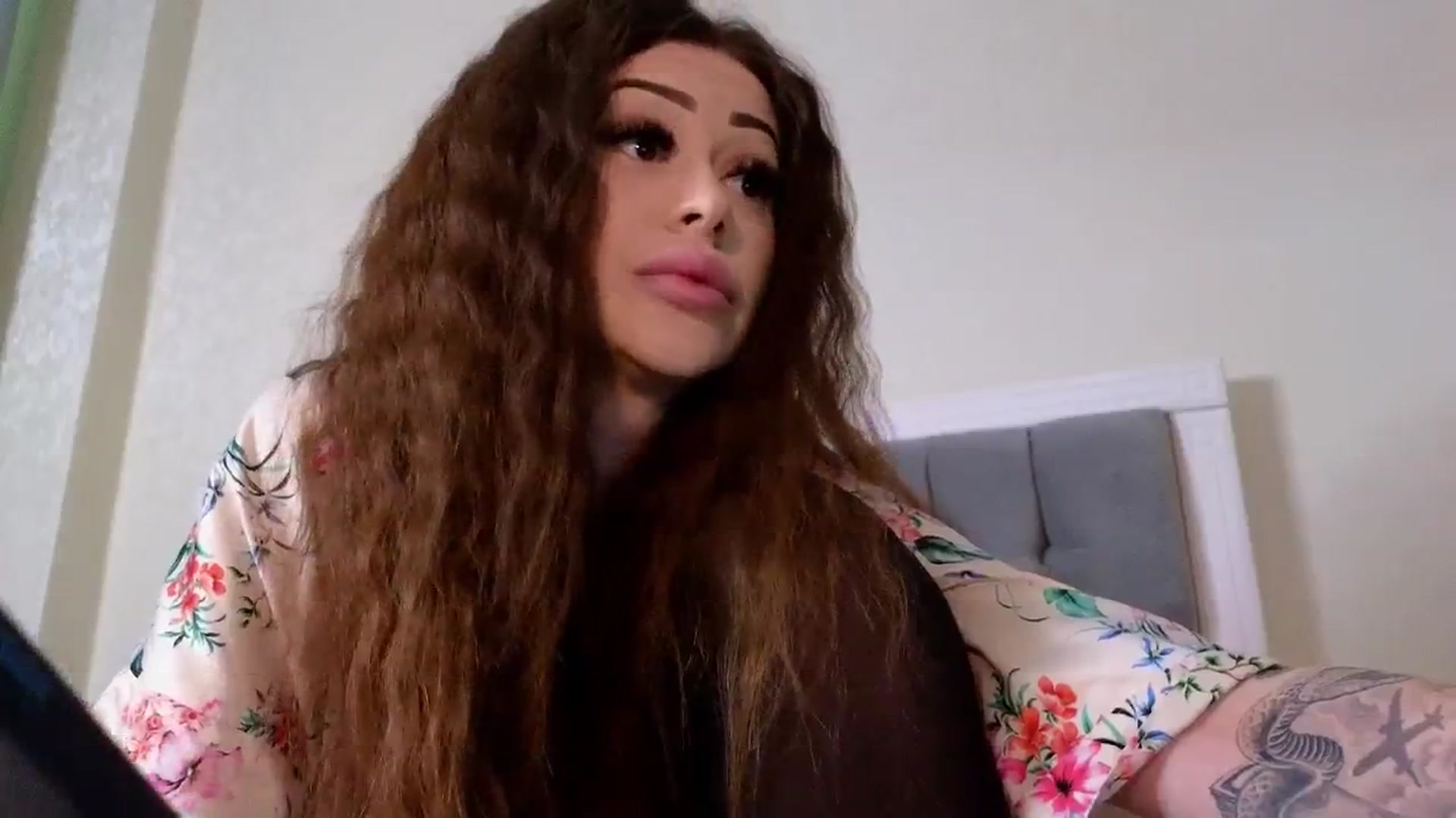 Gallery image thumbnail from Bri_Diamond's myfreecams stream on, 05/04/2024, 09:39 image 7 of 20