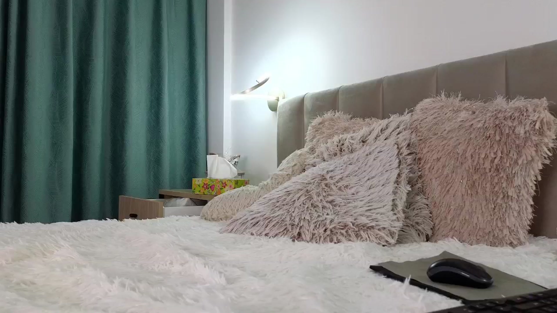 Gallery image thumbnail from Bri_Diamond's myfreecams stream on, 09/19/2024, 09:19 image 16 of 20