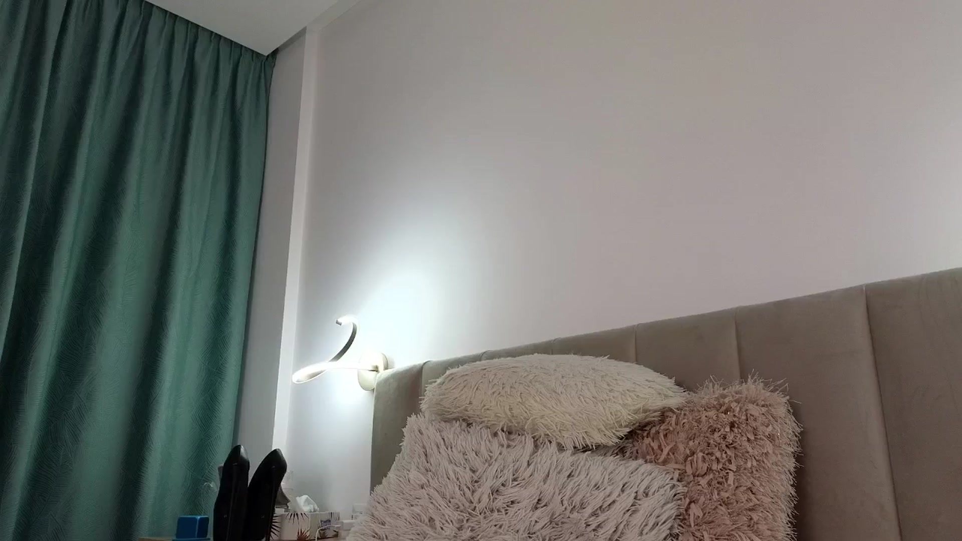 Gallery image thumbnail from Bri_Diamond's myfreecams stream on, 09/27/2024, 07:38 image 15 of 20