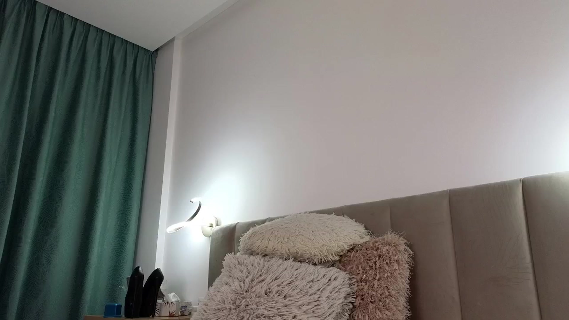 Gallery image thumbnail from Bri_Diamond's myfreecams stream on, 09/27/2024, 07:38 image 3 of 20