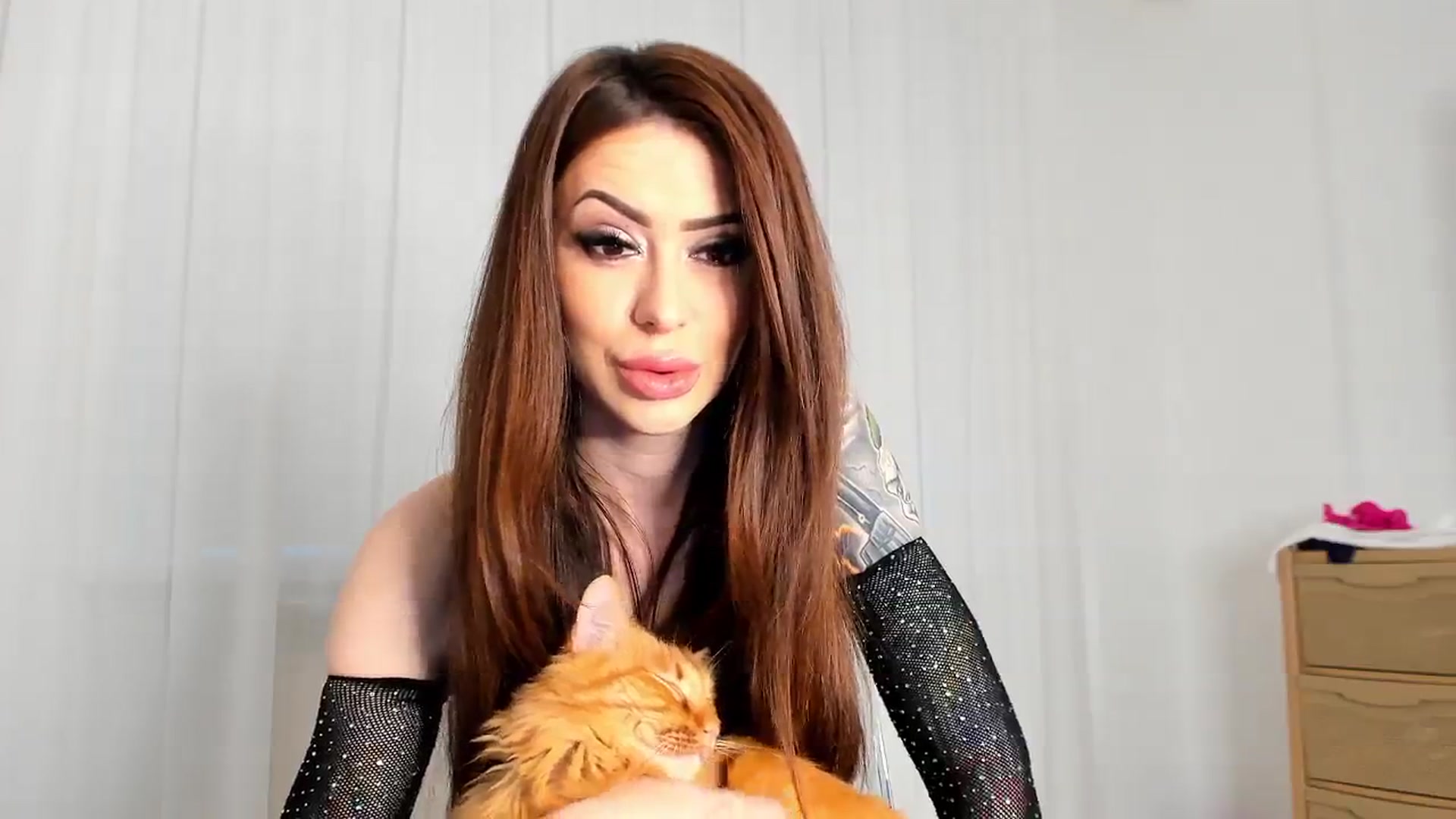 Gallery image thumbnail from Bri_Diamond's myfreecams stream on, 11/27/2024, 07:43 image 17 of 20