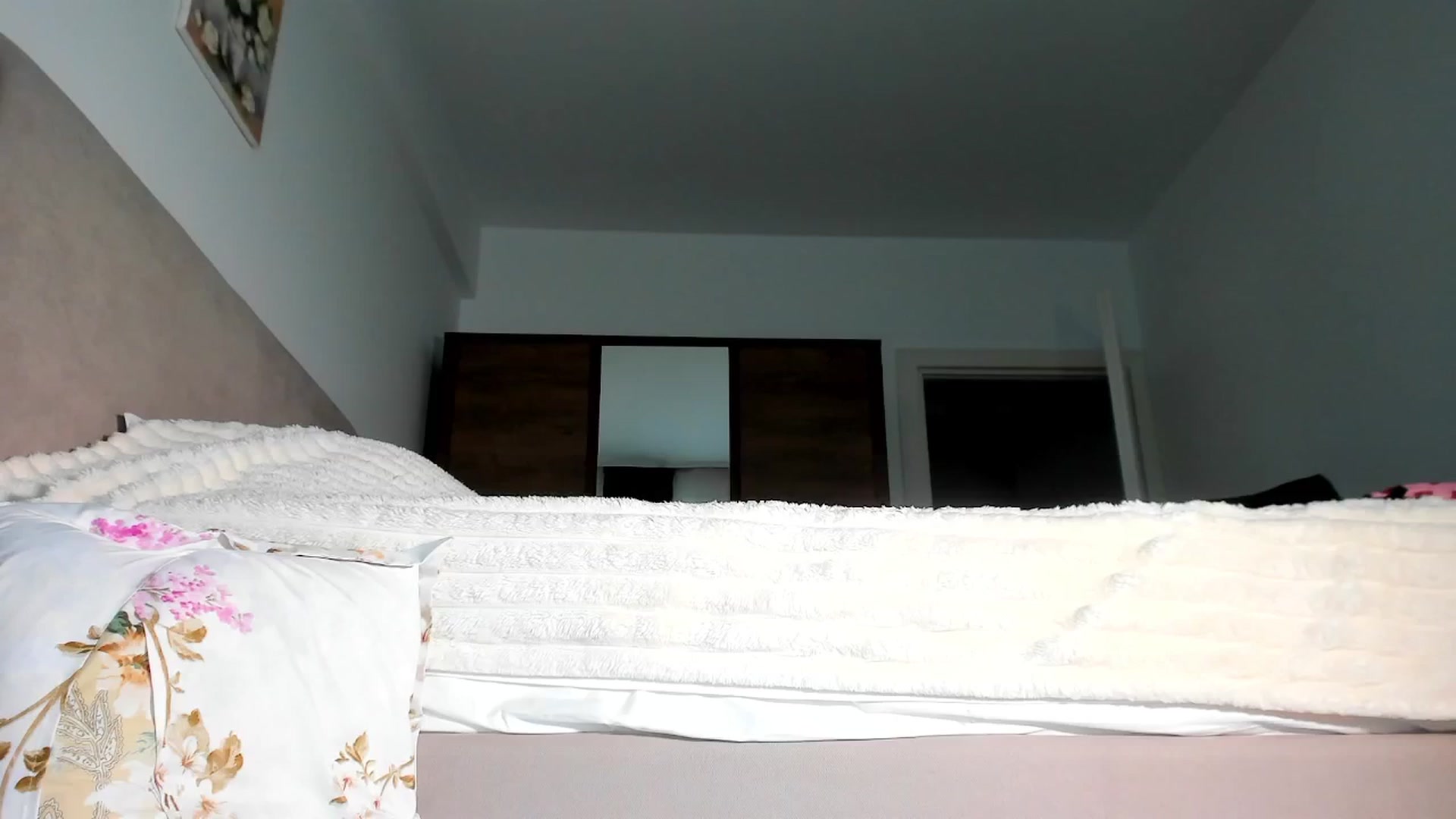 Gallery image thumbnail from Bri_Diamond's myfreecams stream on, 11/10/2025, 11:01 image 14 of 20