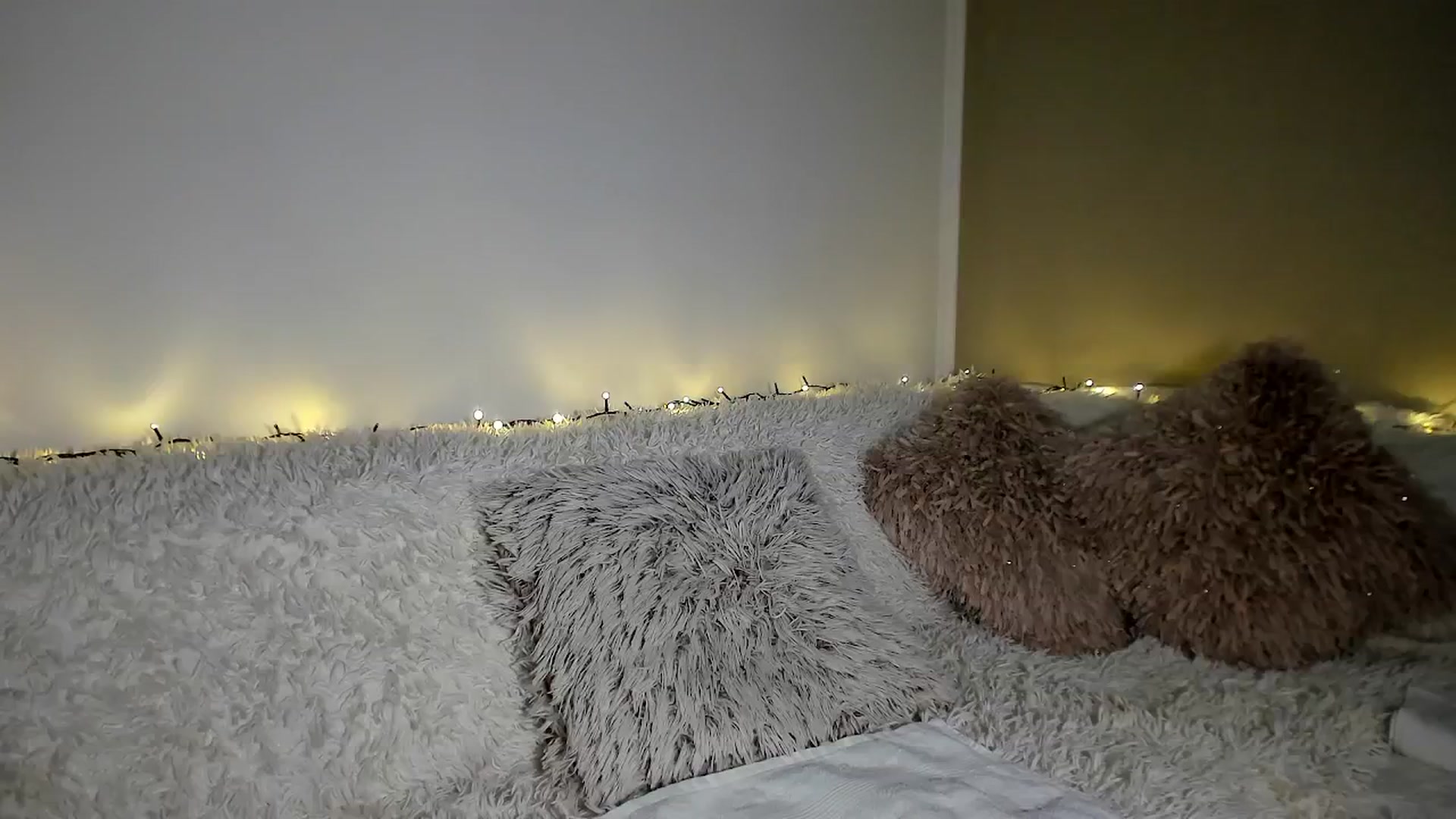 Gallery image thumbnail from Bri_Diamond's myfreecams stream on, 01/13/2026, 11:09 image 1 of 20